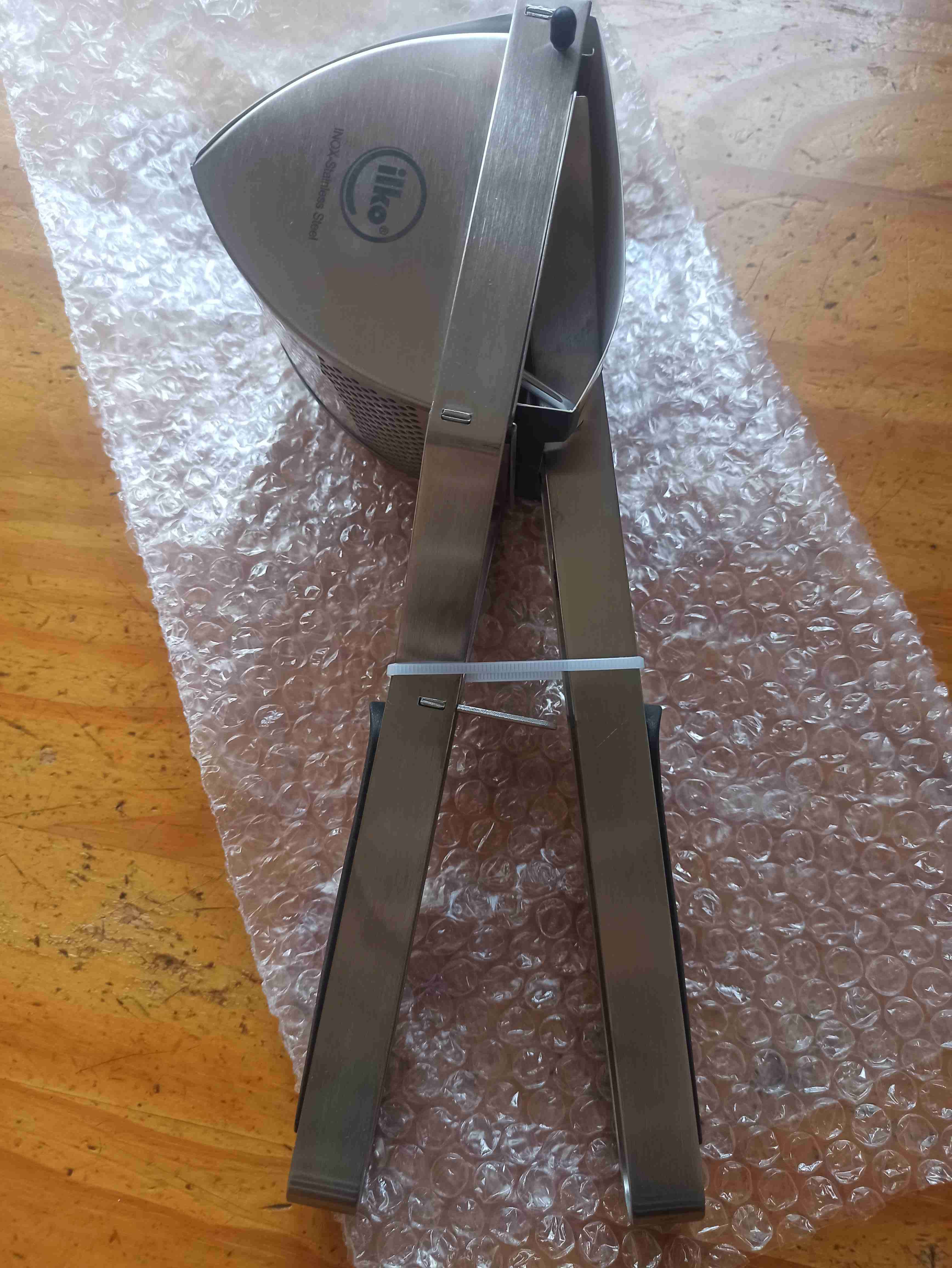 Prensa de papas de acero inoxidable nueva - miniatura 1