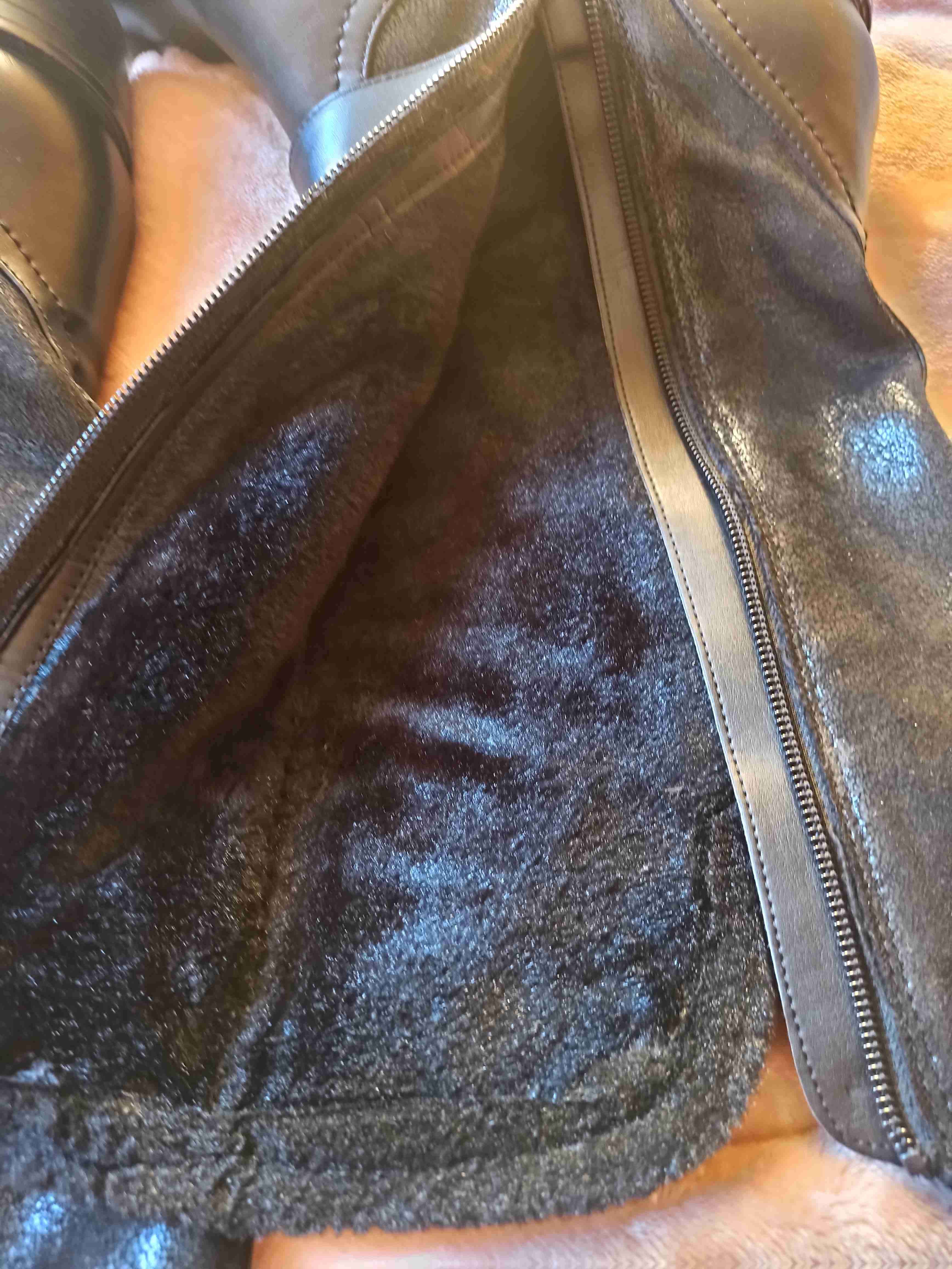 Botas negras con hebillas - miniatura 5