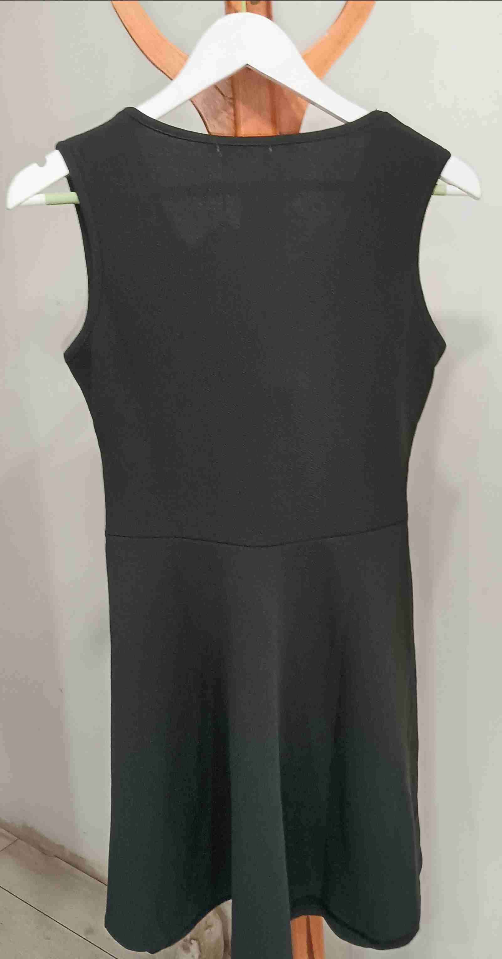 Vestido negro encaje Talla S/M "Nuevo" - miniatura 2