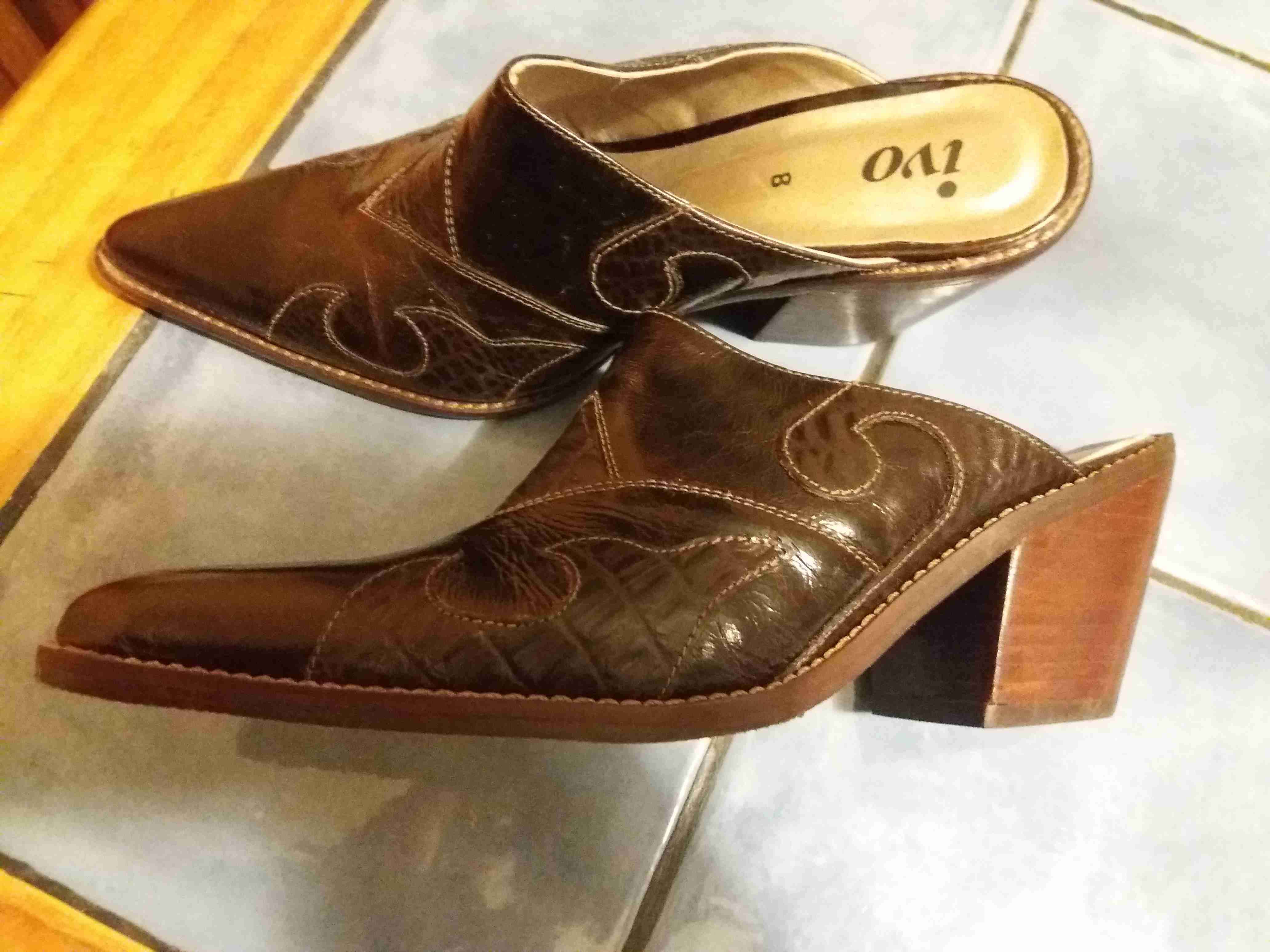 Zapatos de cuero marrón con tacón - miniatura 4