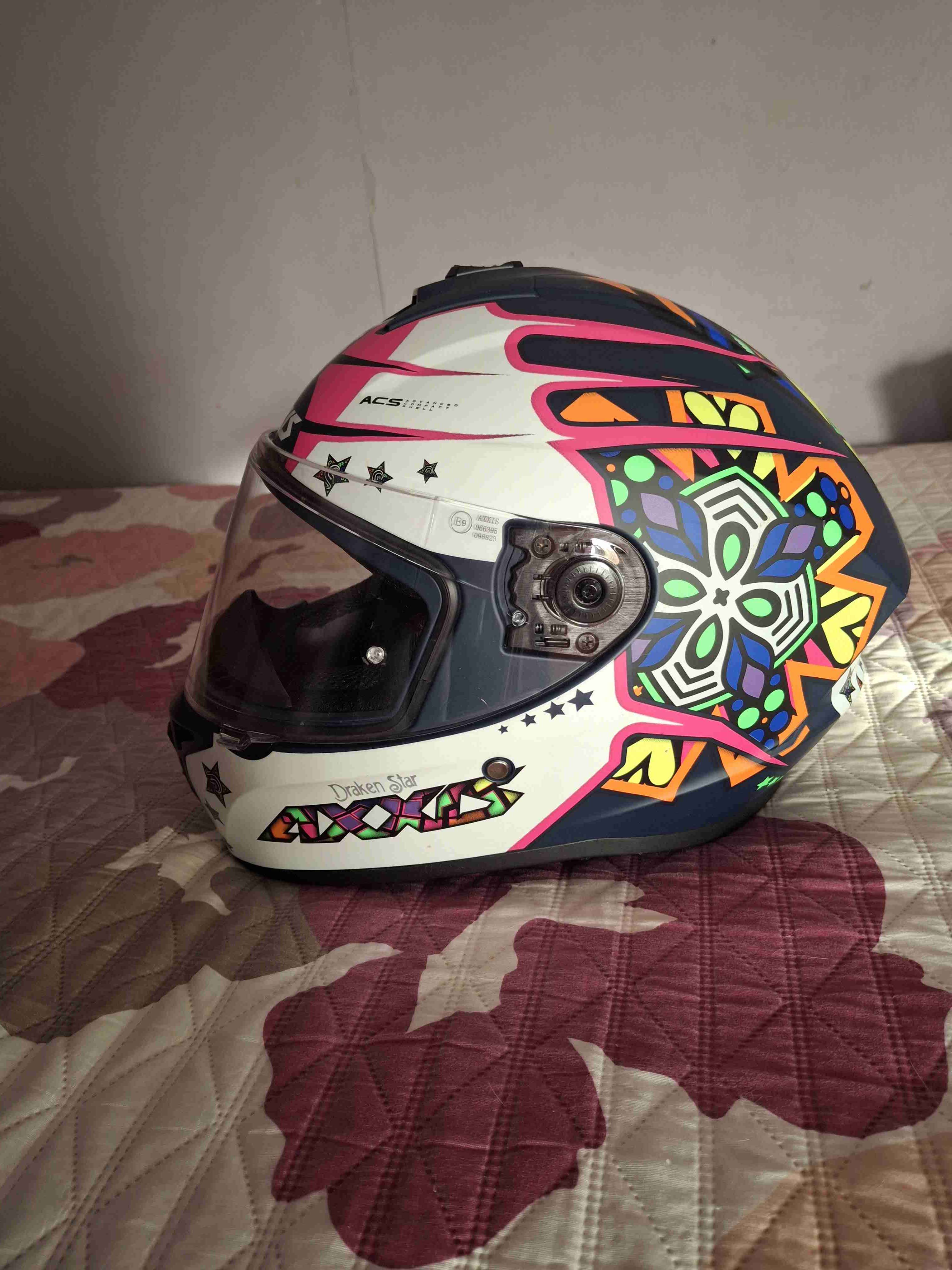 Casco integral Axxis diseño estrellas - miniatura 3