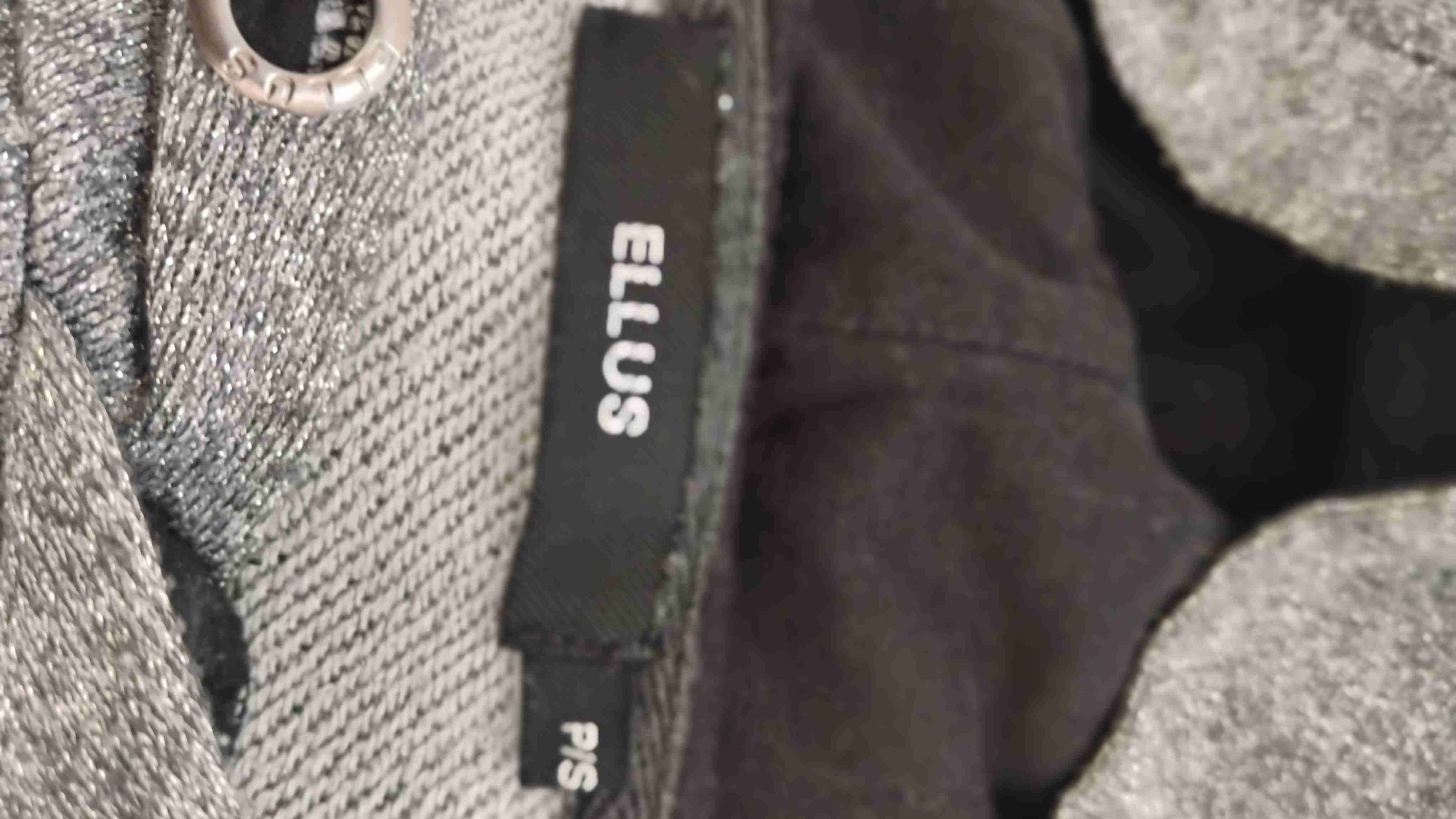 Polerón gris con capucha - miniatura 3