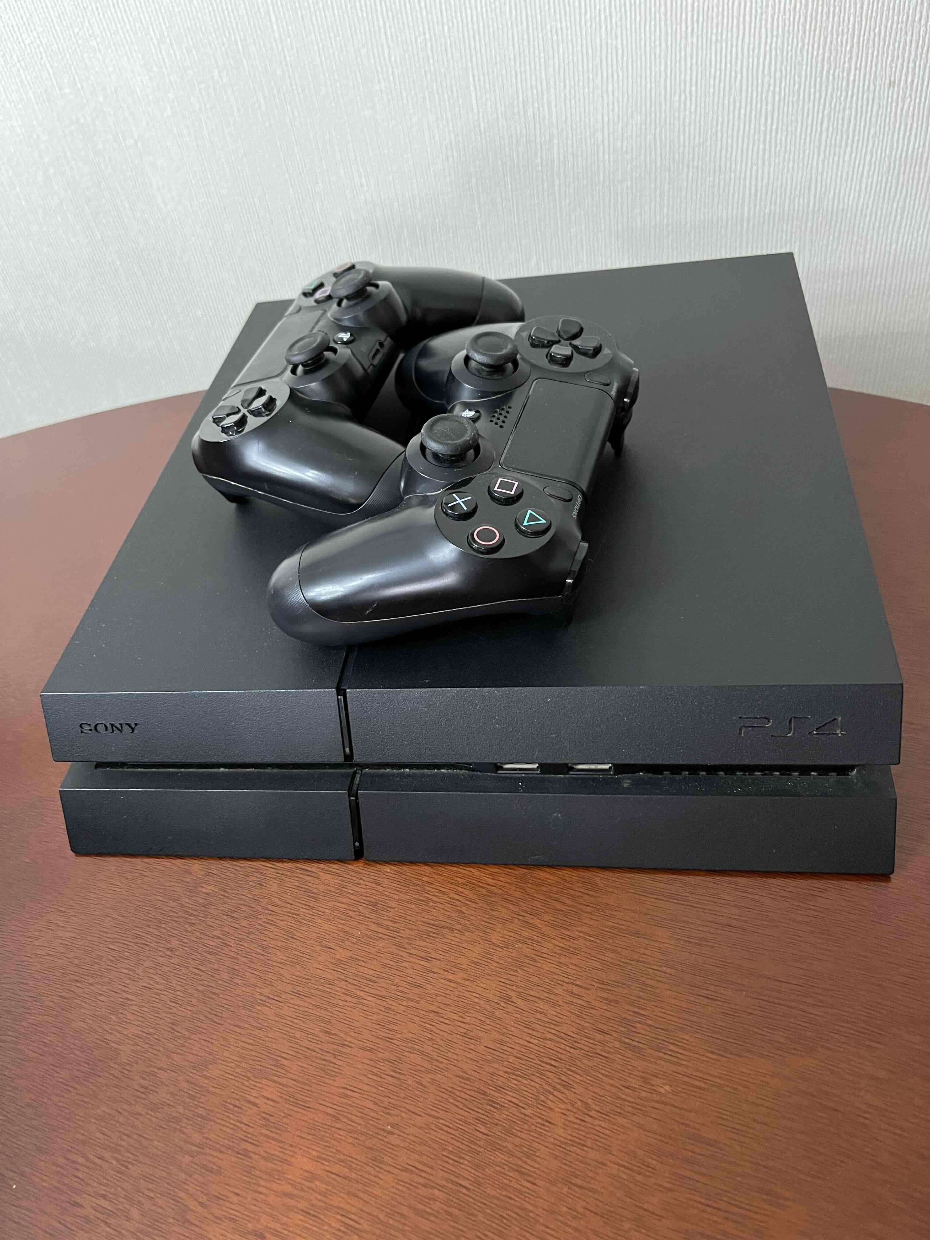 Consola PS4 con dos controles - miniatura 2