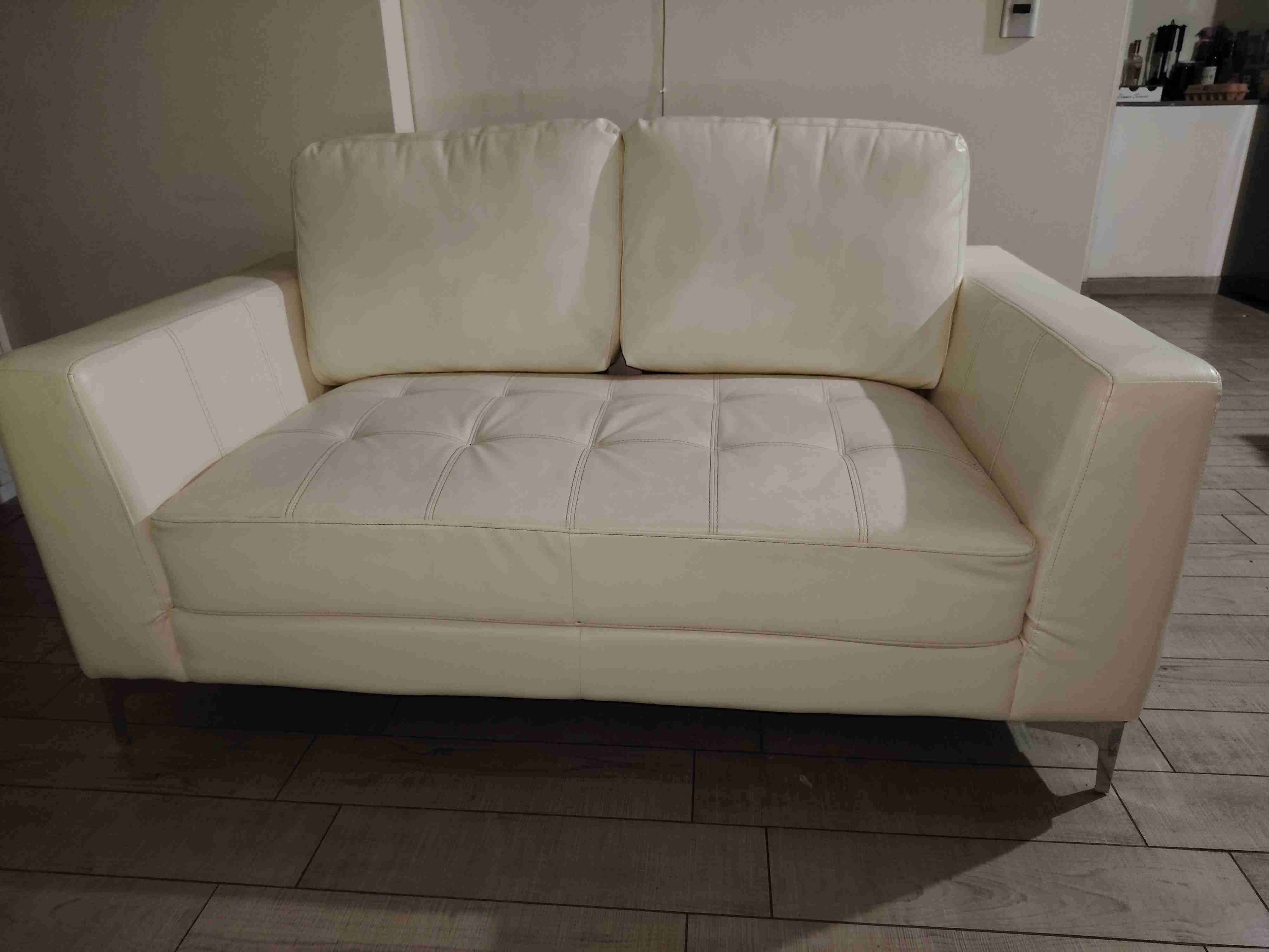 Sofá beige de dos cuerpos - miniatura 1