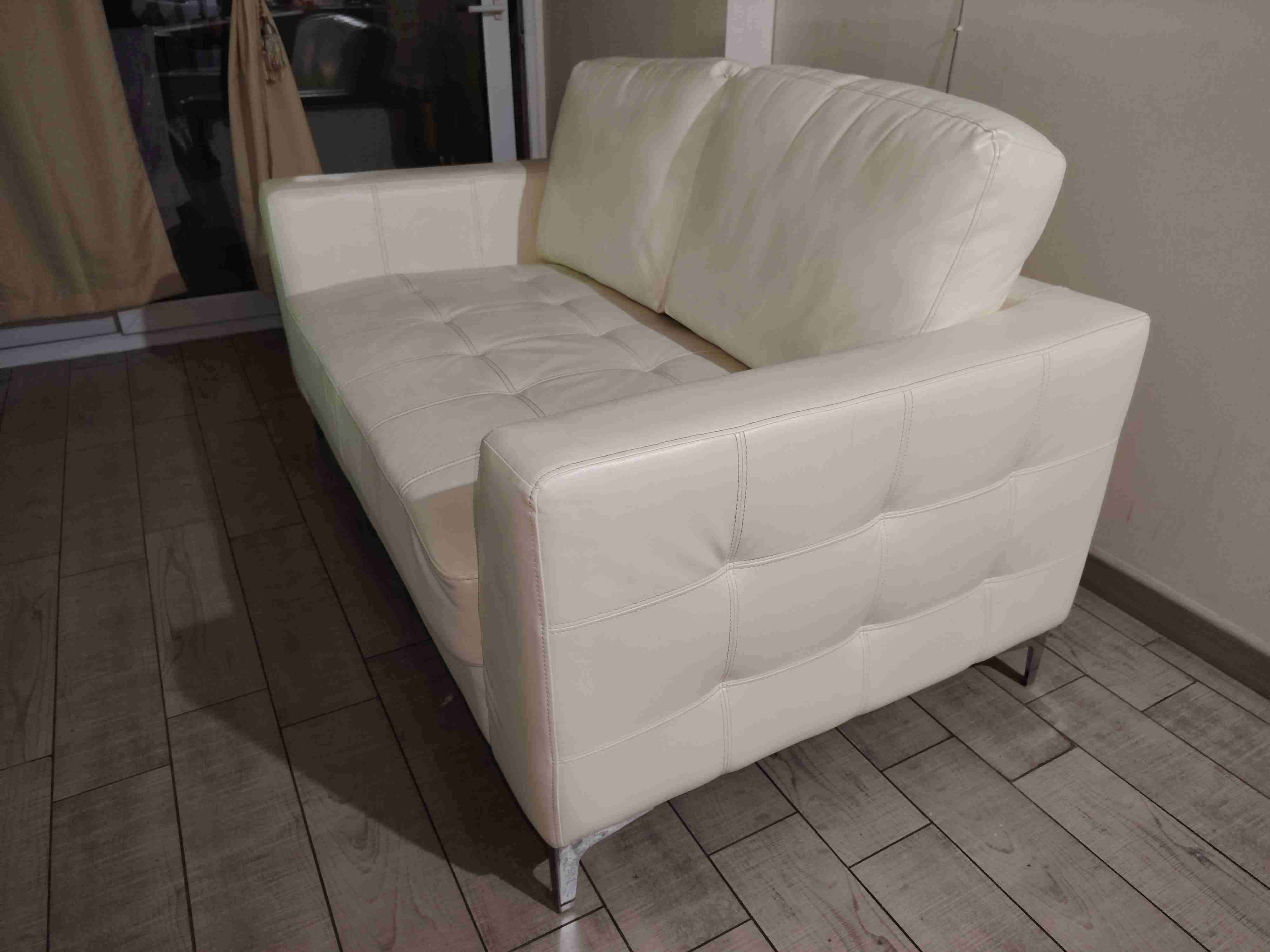 Sofá beige de dos cuerpos - miniatura 2