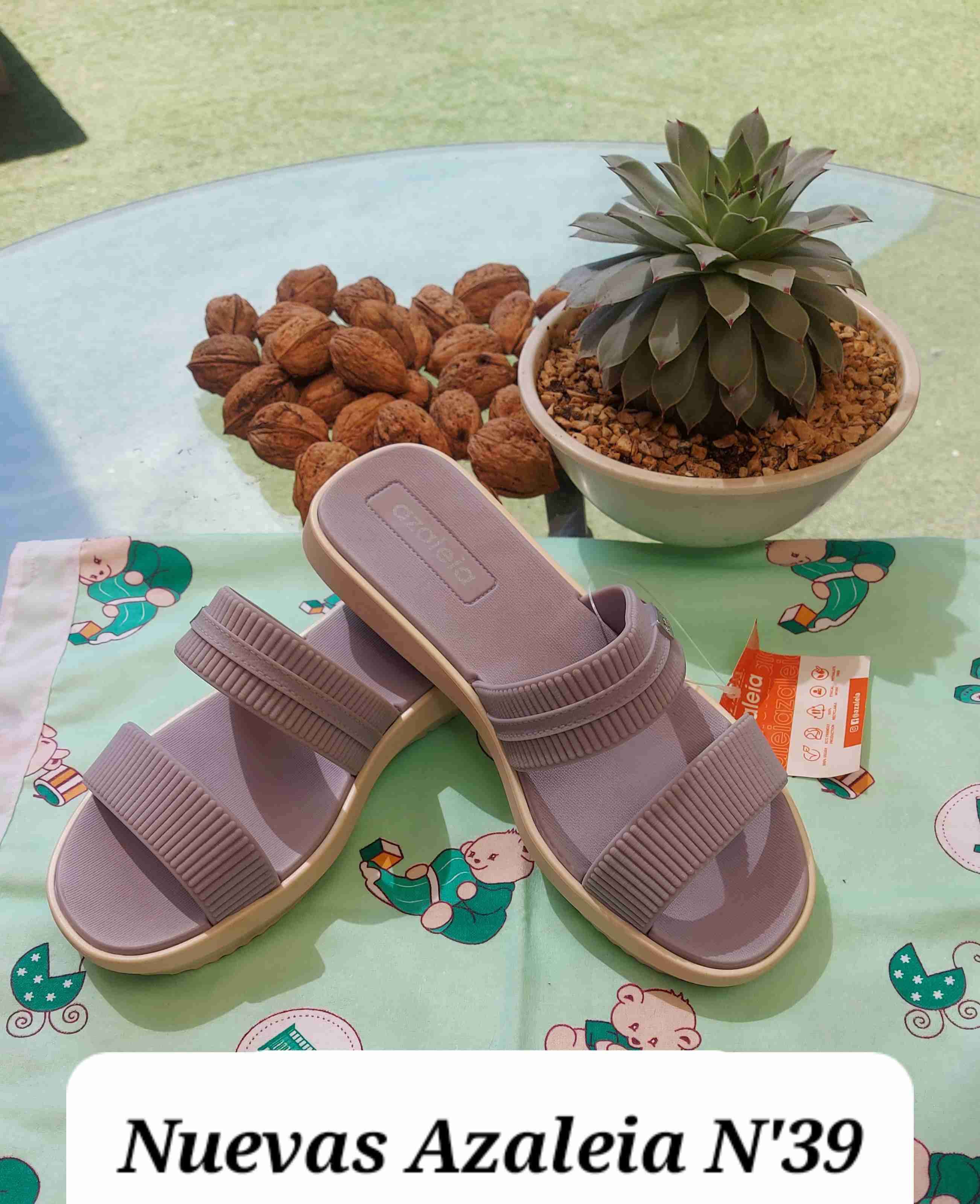 Sandalias Azaleia nuevas N°39