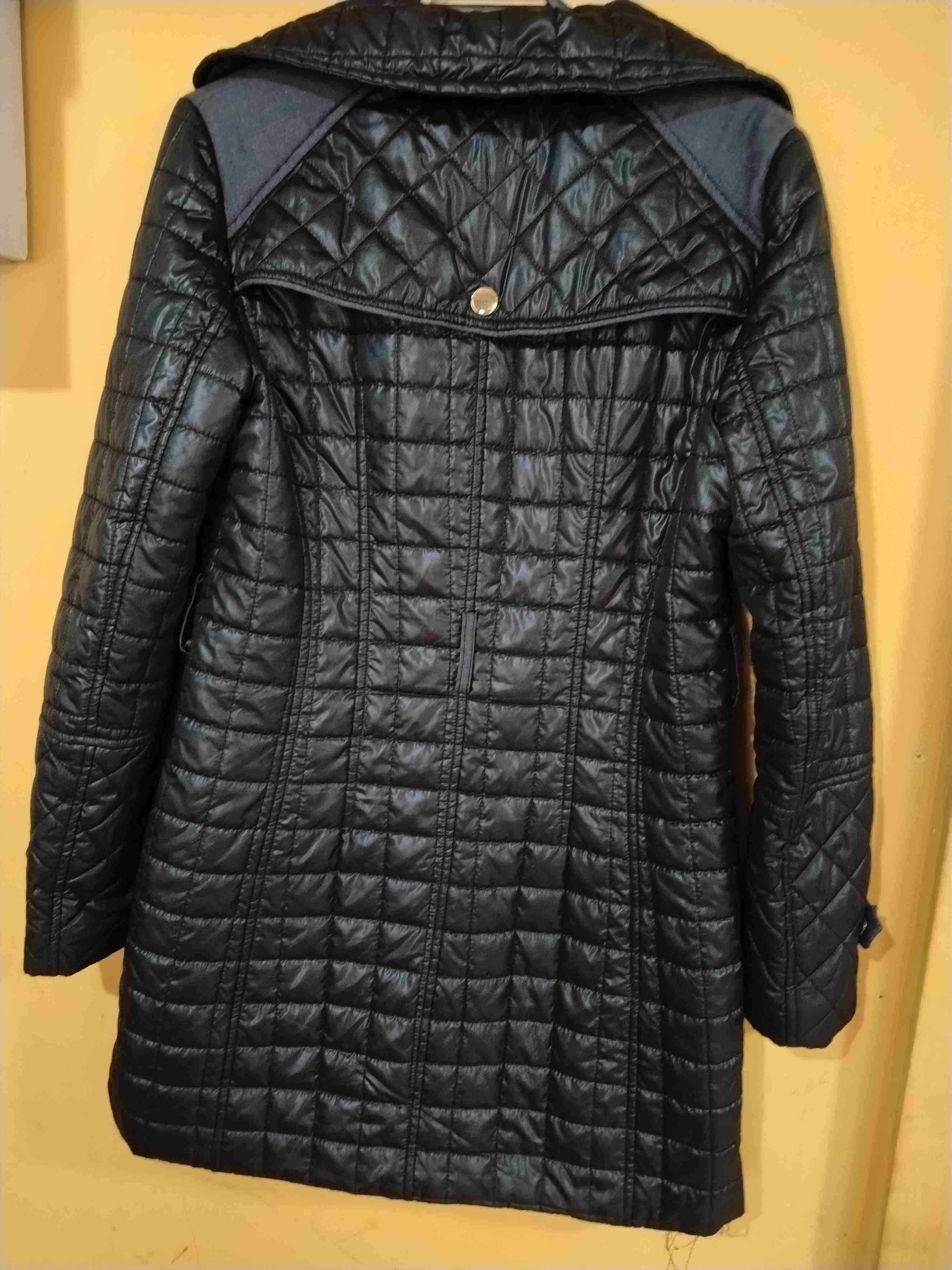 Abrigo negro con bolsillos - miniatura 3