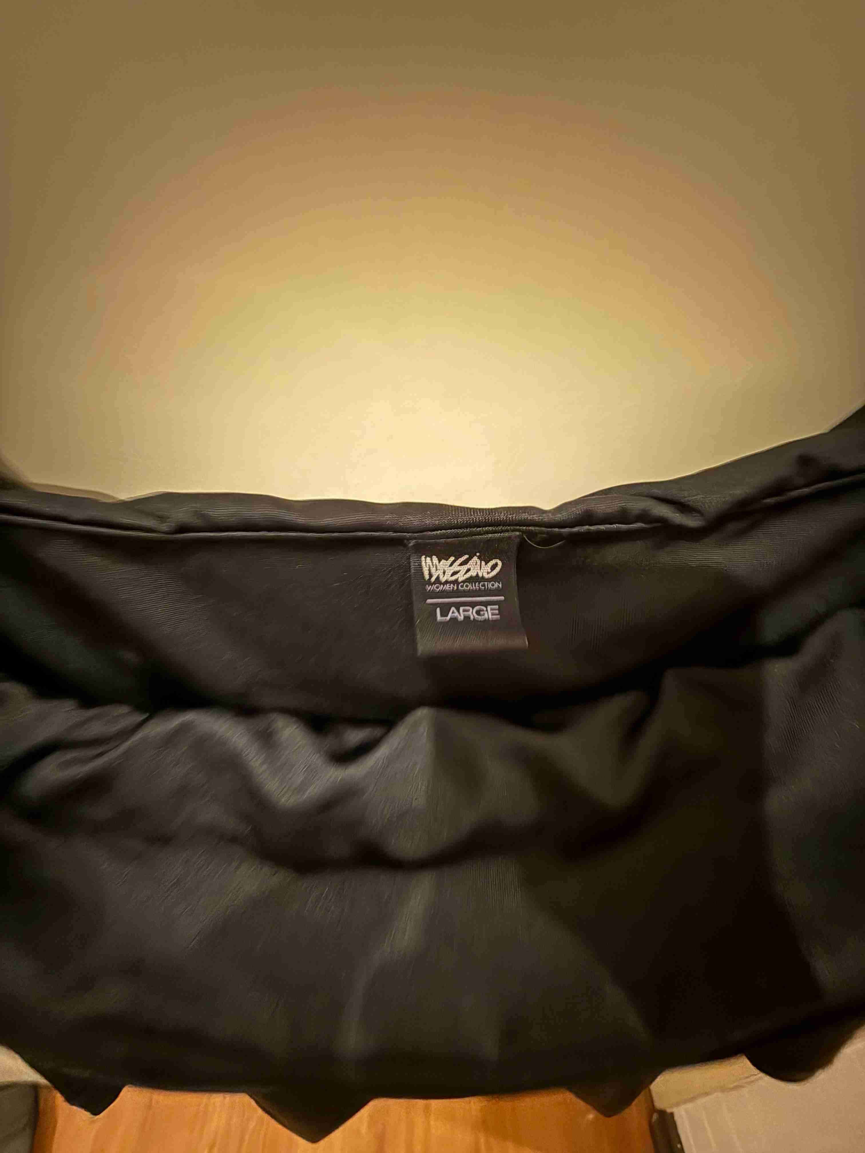 Vestido negro elegante - miniatura 4