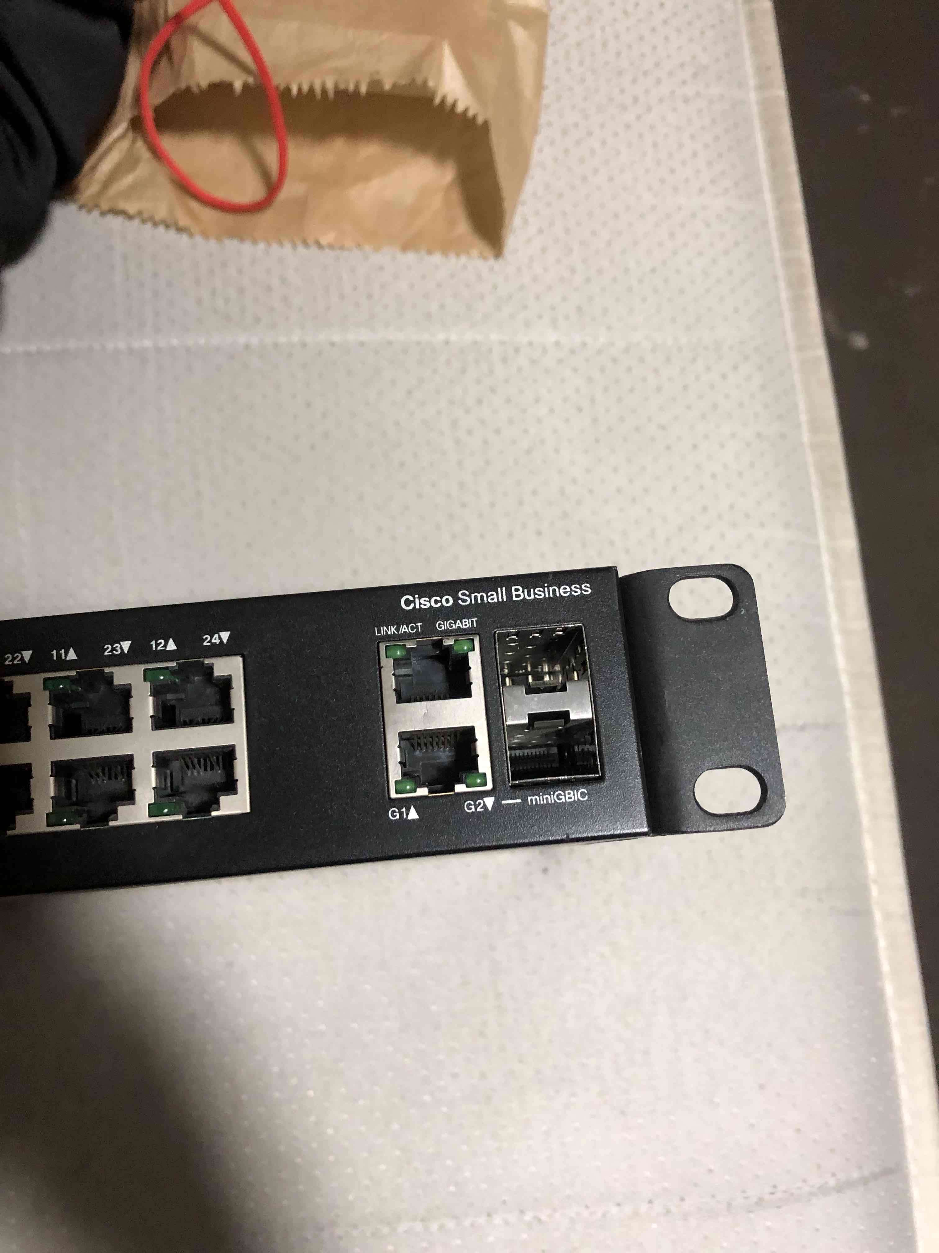 REMATE Swich cisco SF102-24   24P(2p giga) SFP - miniatura 3