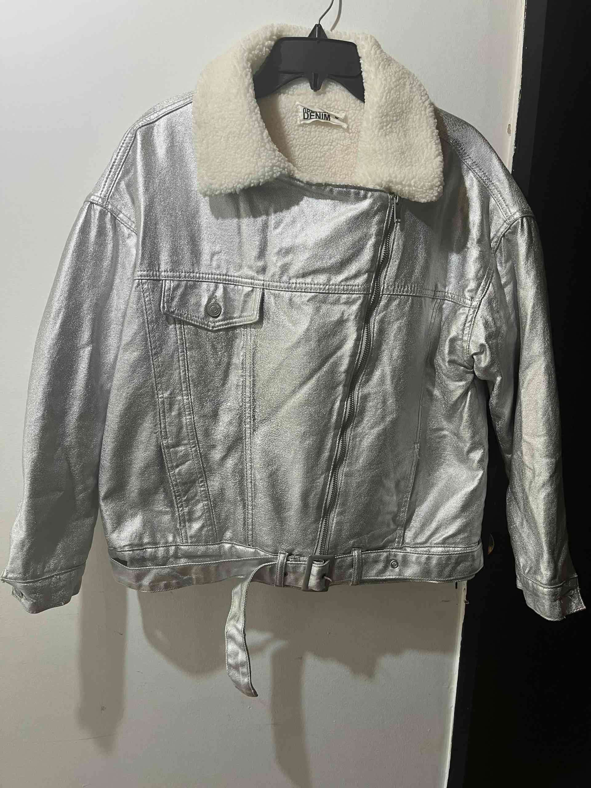 Chaqueta plateada con forro polar - miniatura 2