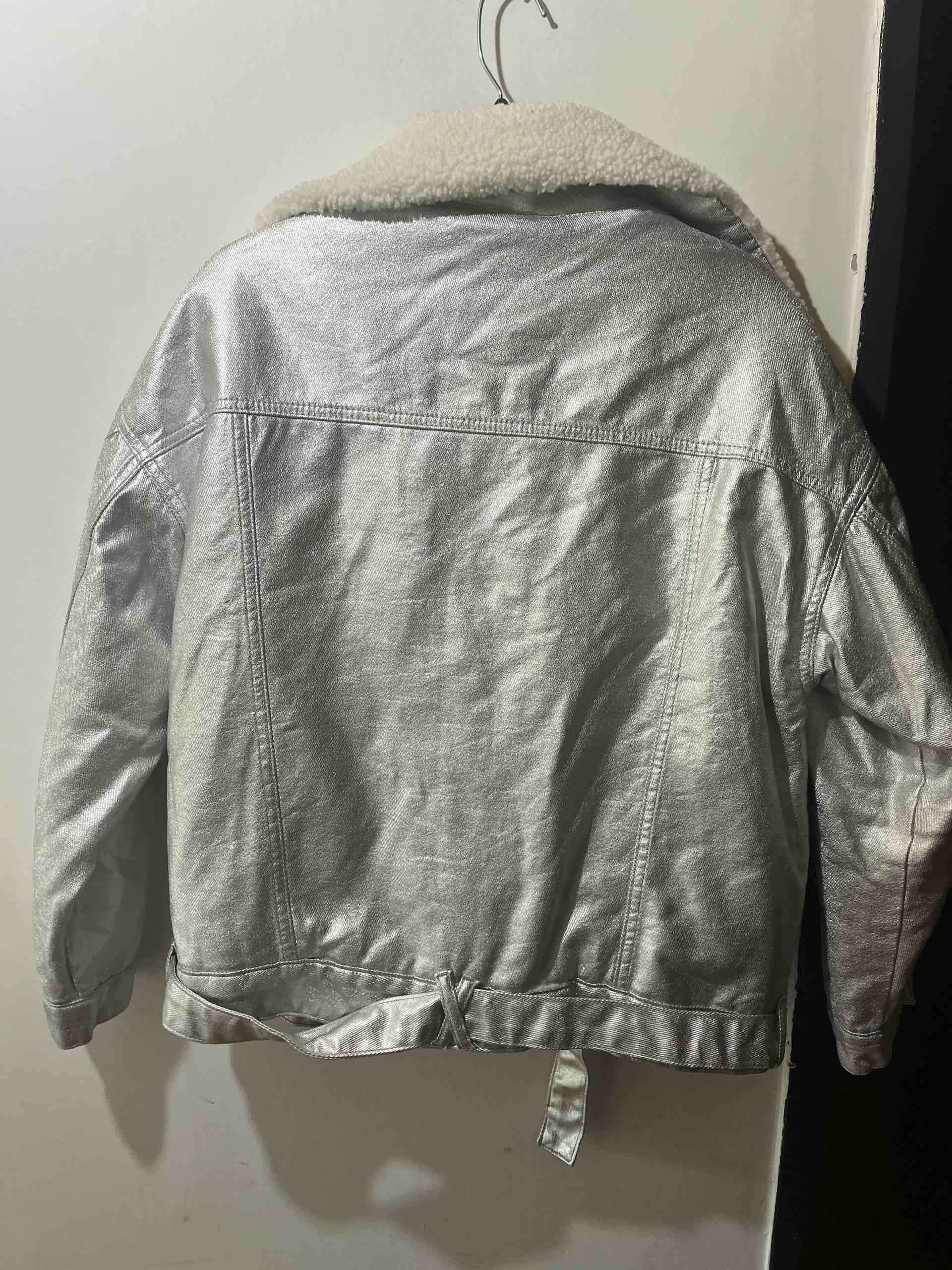 Chaqueta plateada con forro polar - miniatura 3