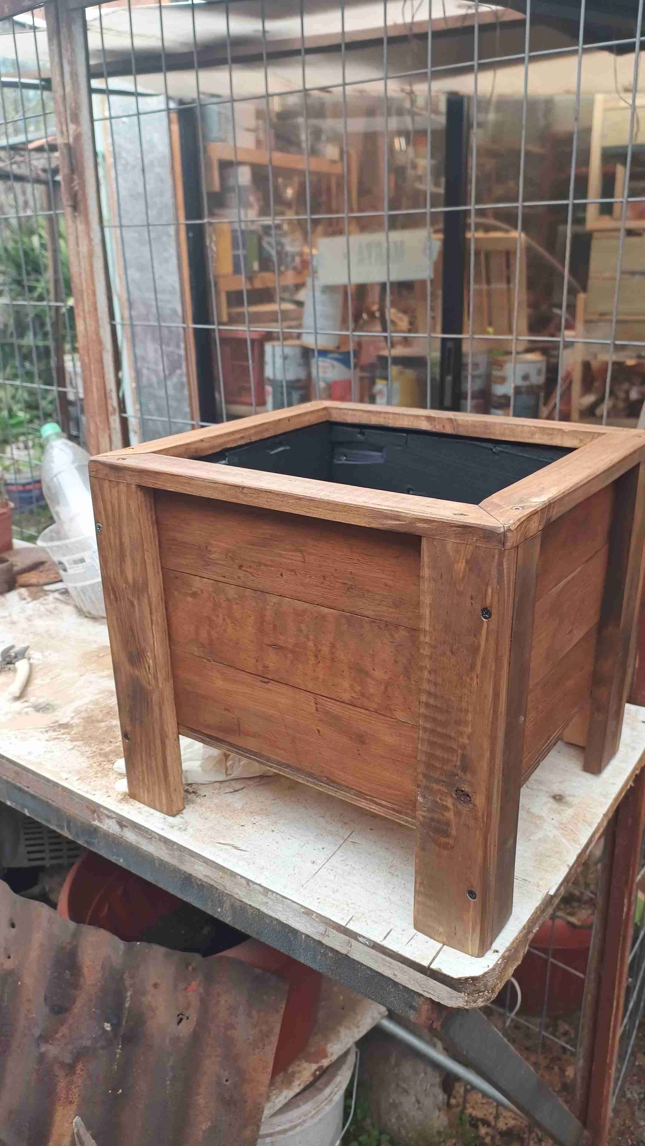 Macetas de madera reciclada