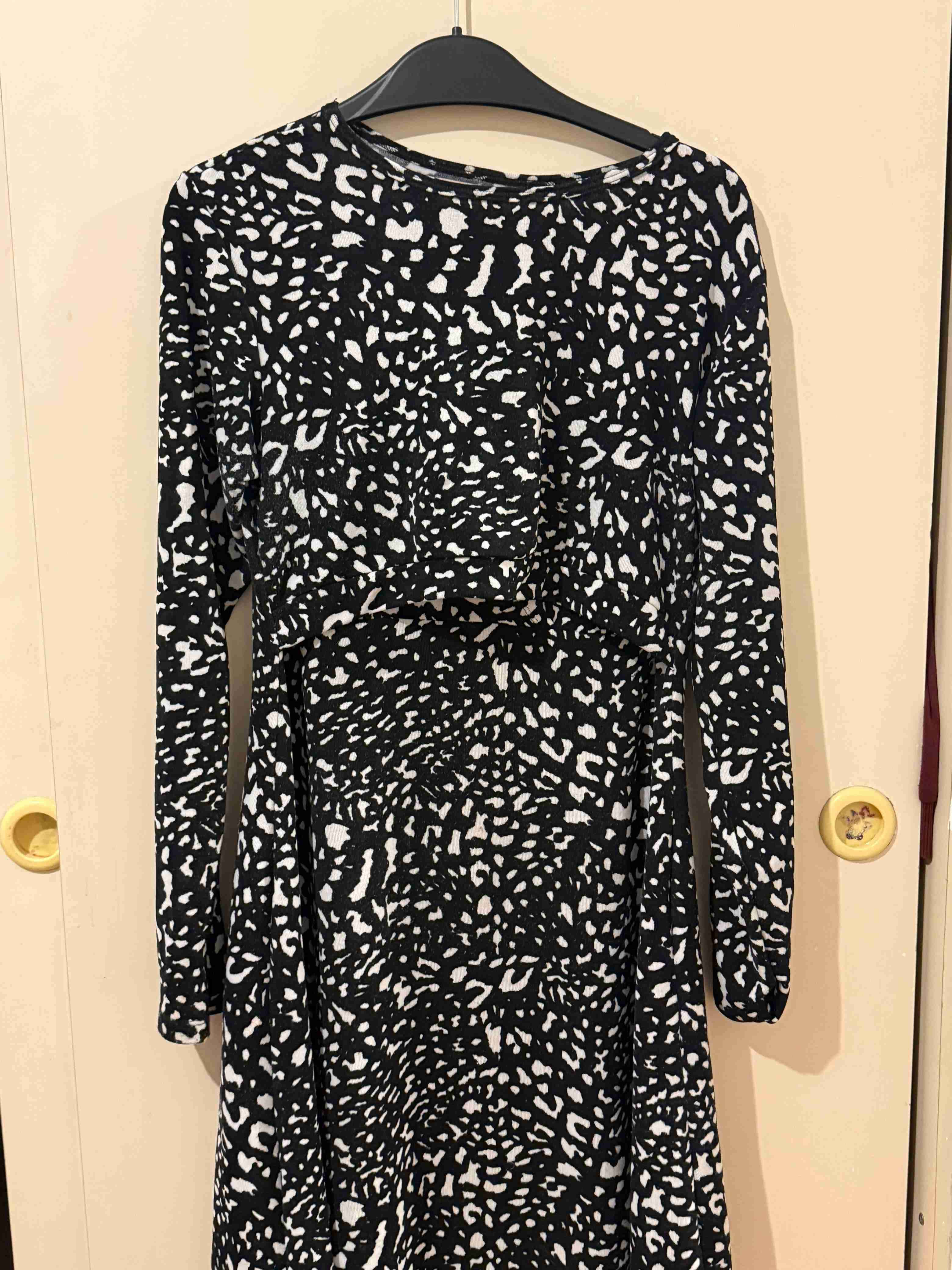 Vestido maternal estampado blanco y negro - miniatura 3