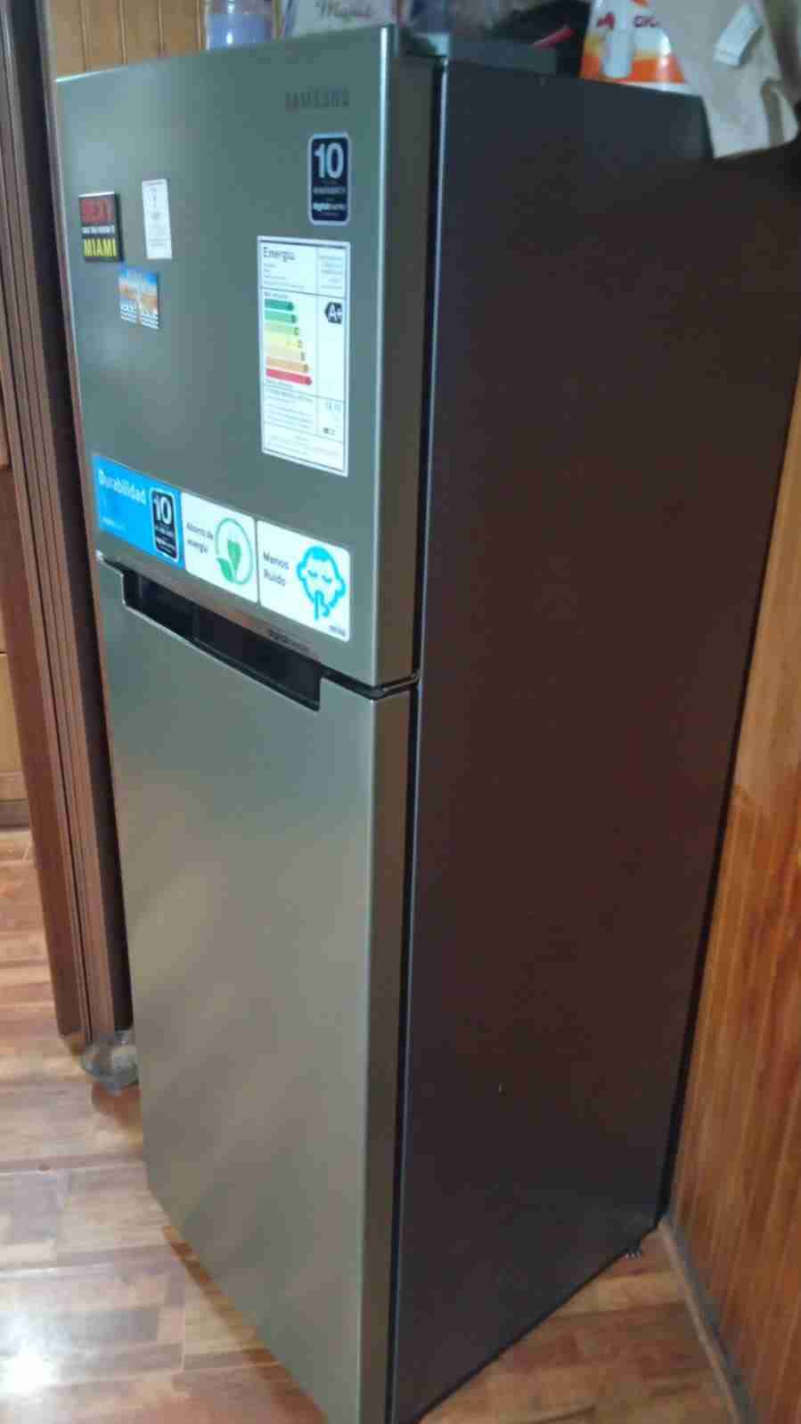 Refrigerador Samsung plateado - miniatura 2