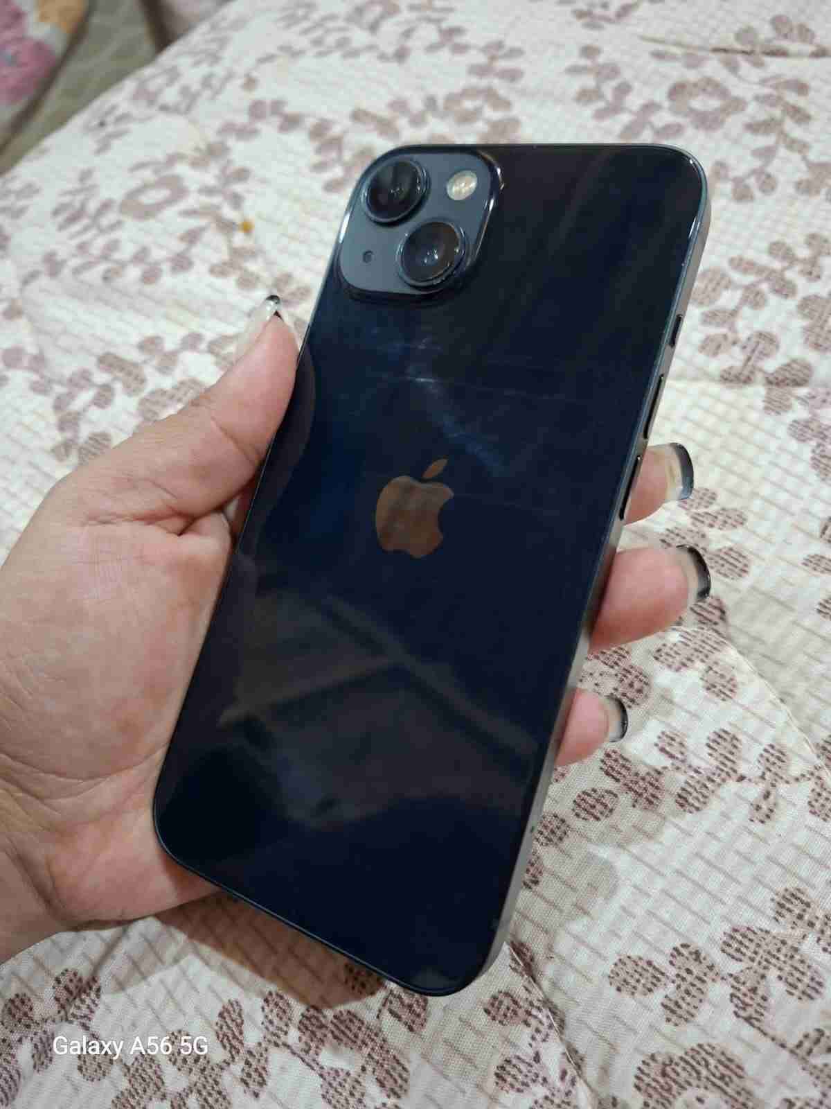 Smartphone negro con doble cámara - miniatura 1