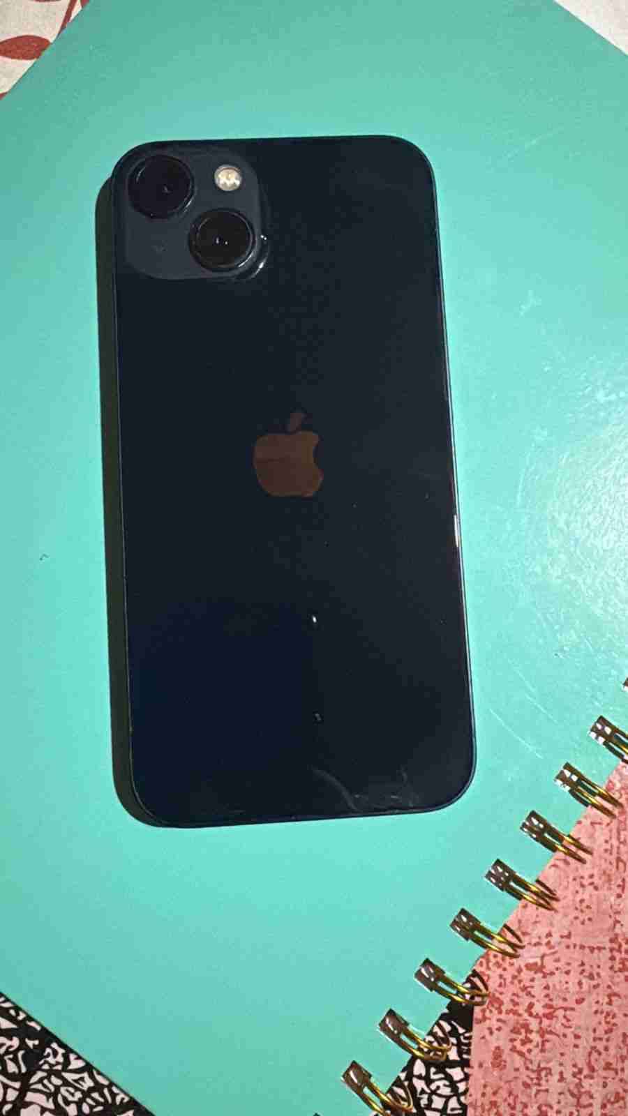 Smartphone negro con doble cámara - miniatura 2