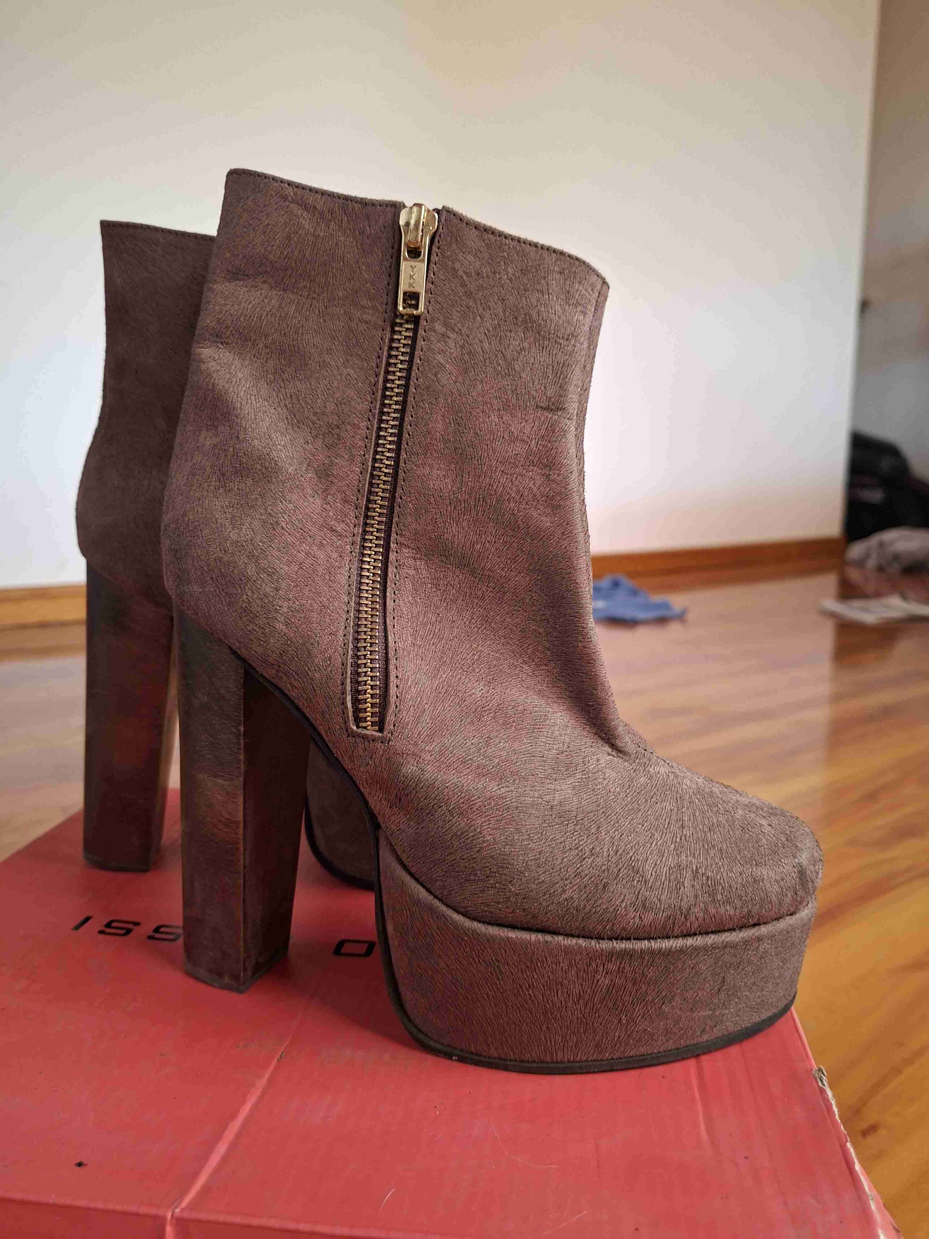 Botines de tacón alto grueso marrones - miniatura 2