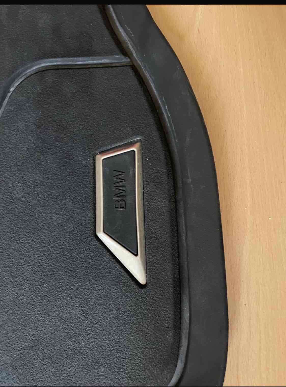 Pisos de goma para BMW originales. - miniatura 3