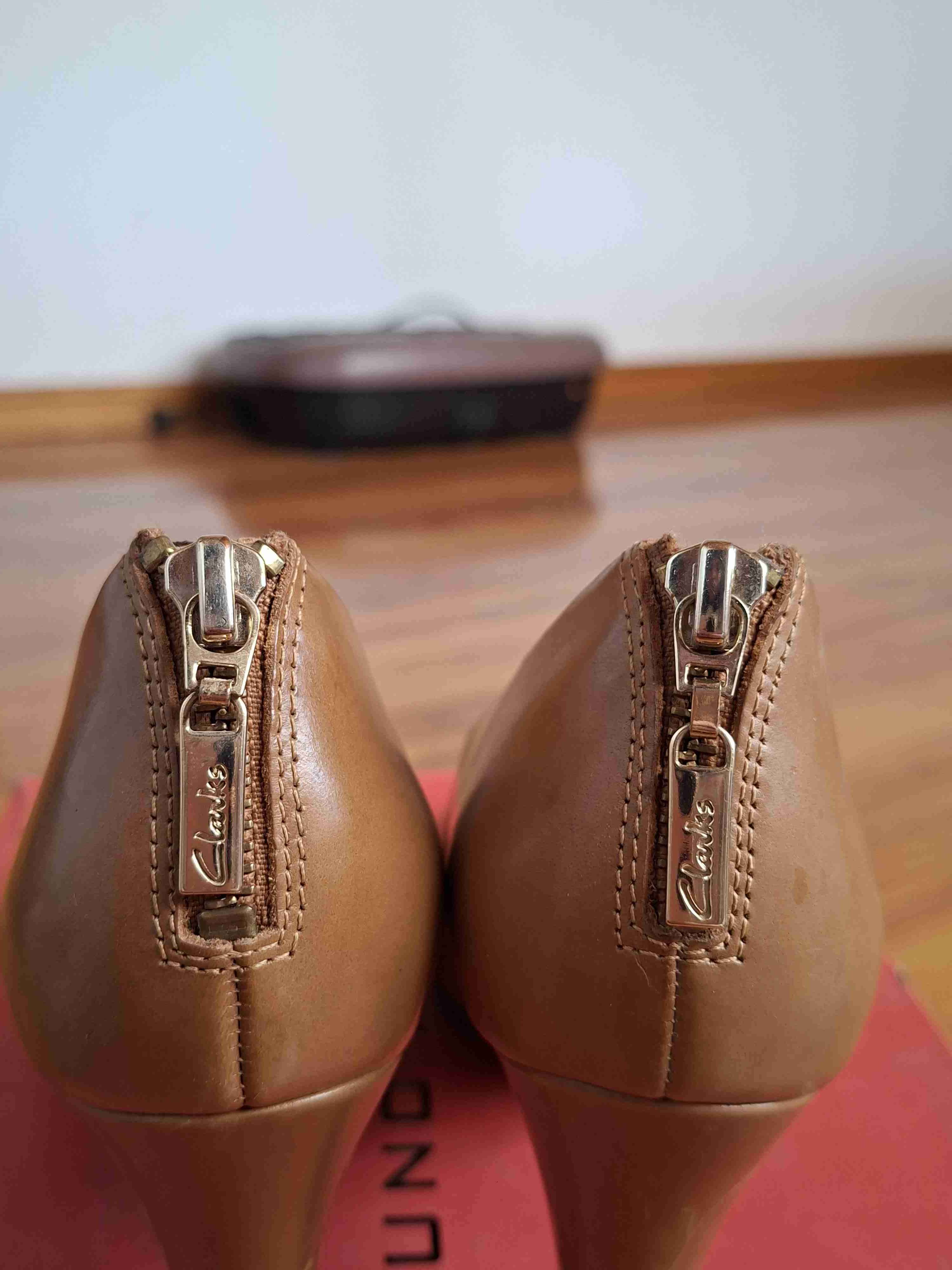 Zapatos de tacón marrón 'Clarks' - miniatura 4