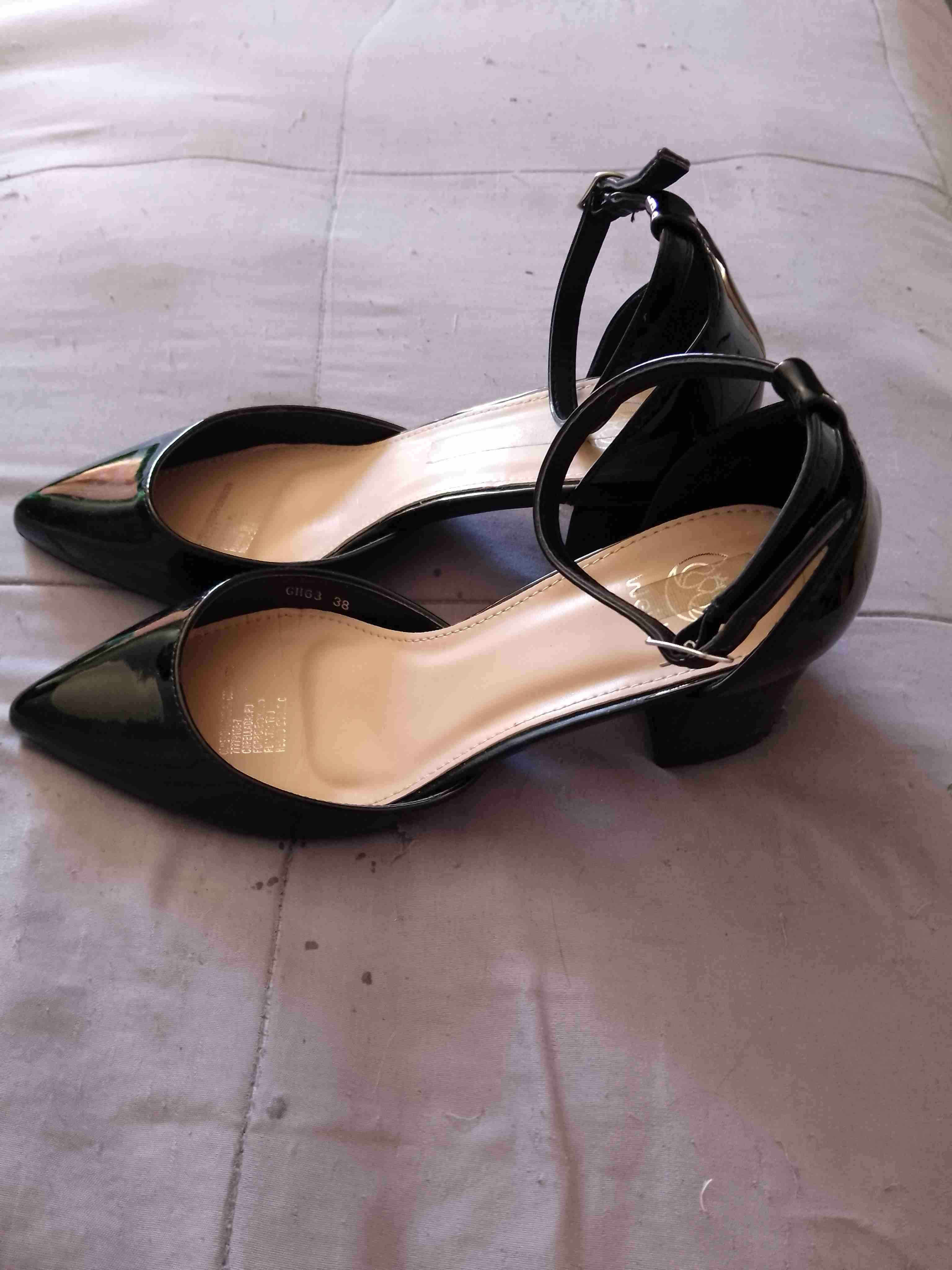 Zapatos de tacón negro - miniatura 2