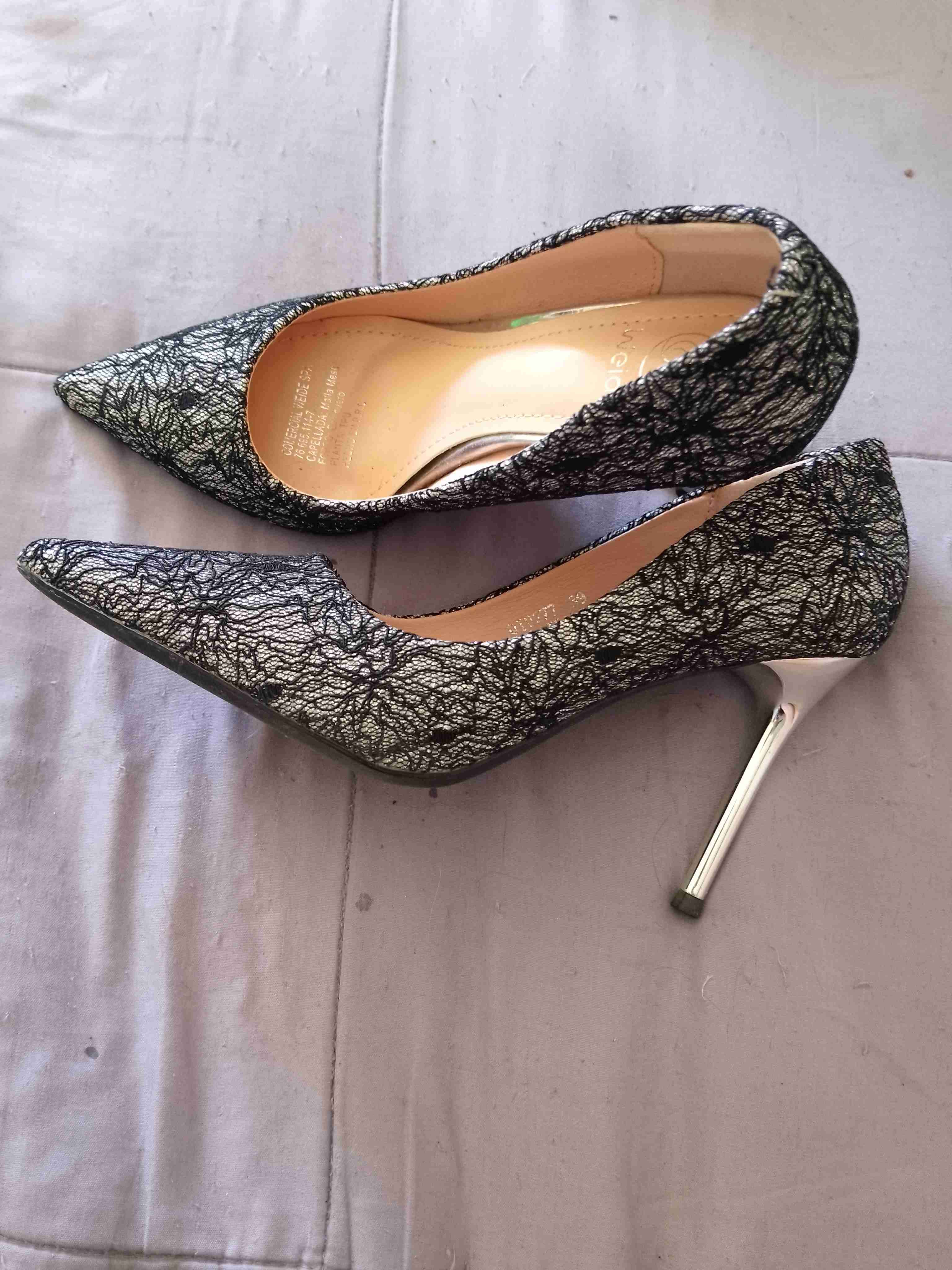 Tacones negros de encaje - miniatura 2