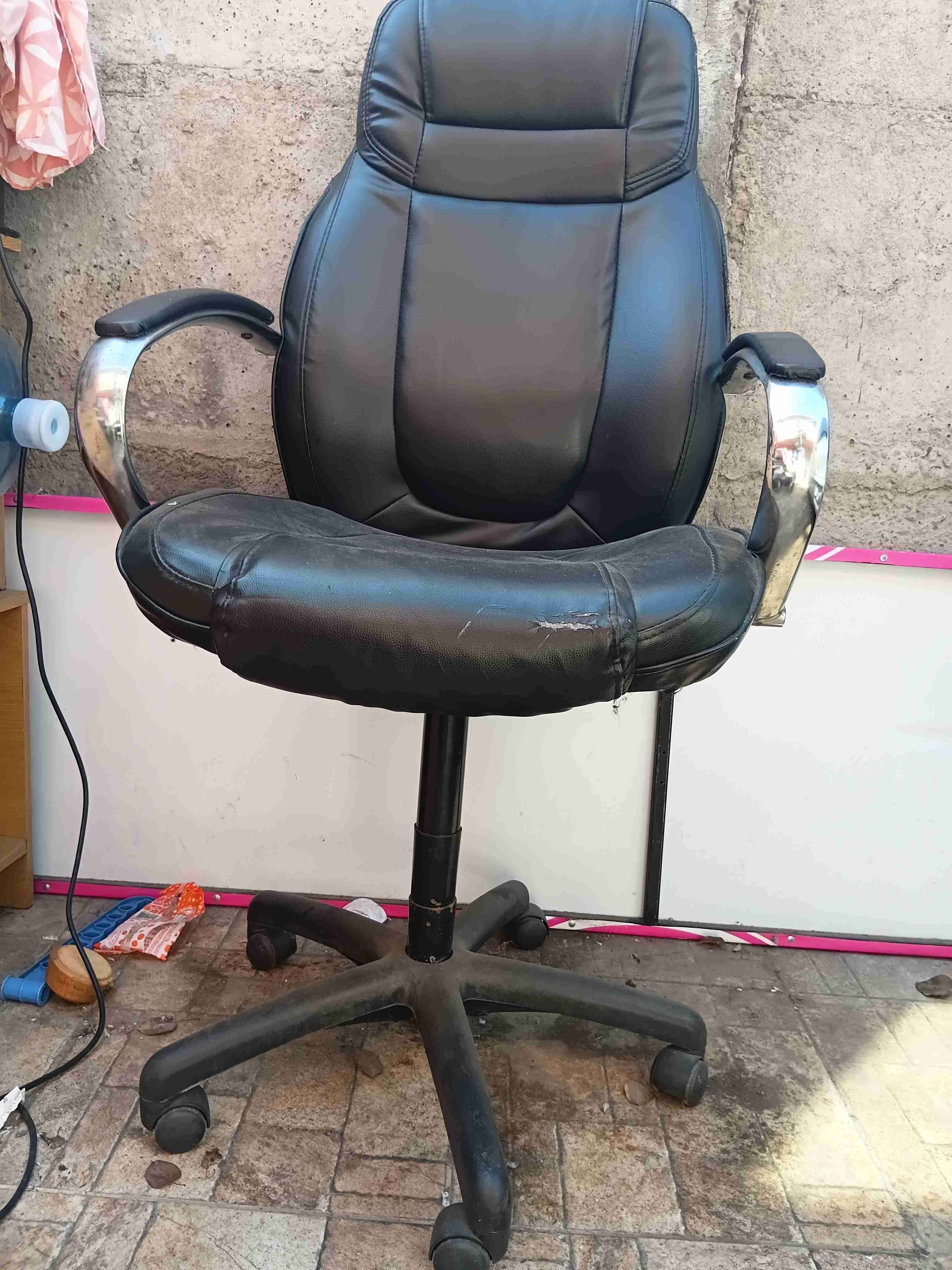 Silla de oficina negra - miniatura 2