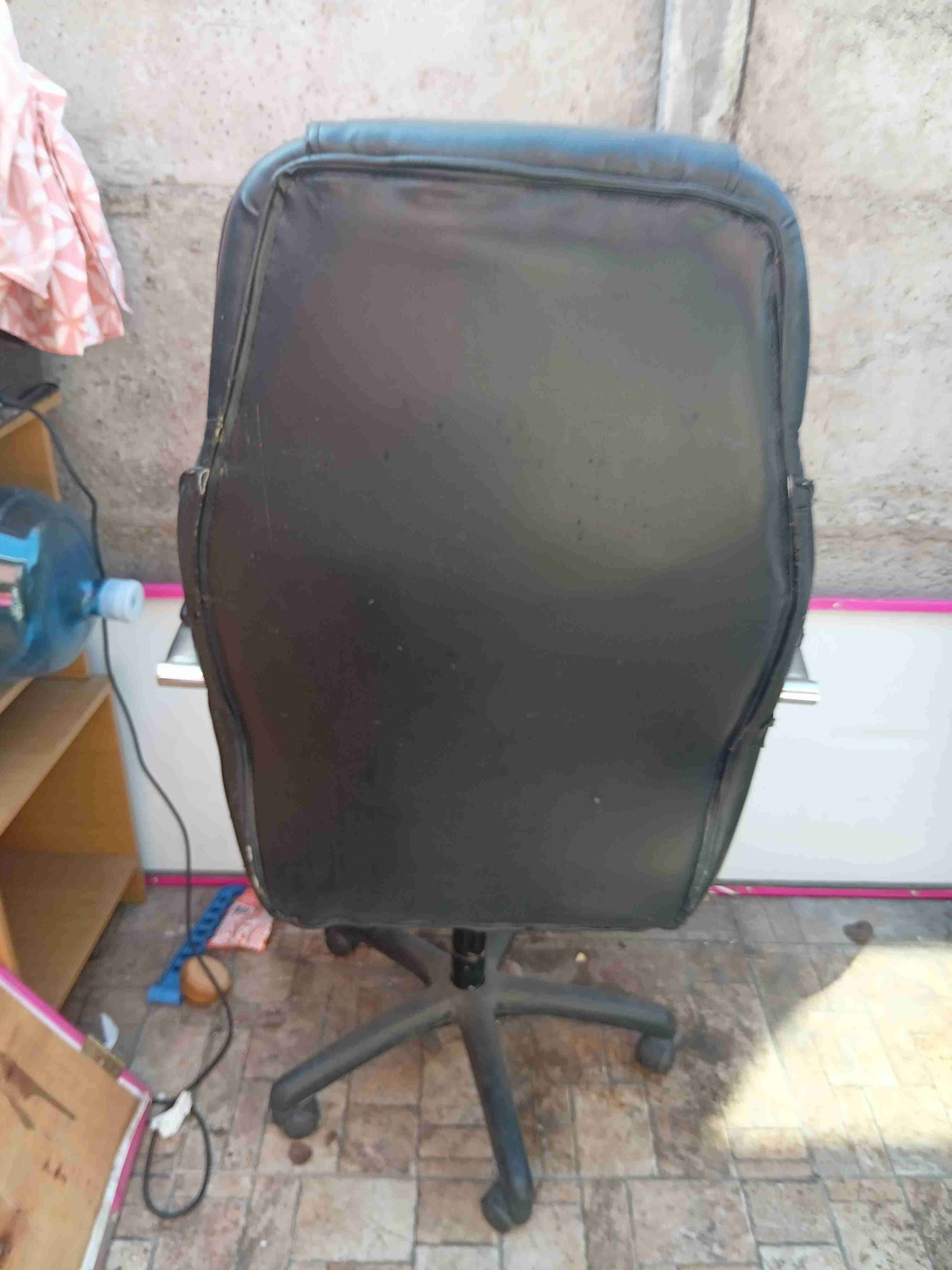 Silla de oficina negra - miniatura 3