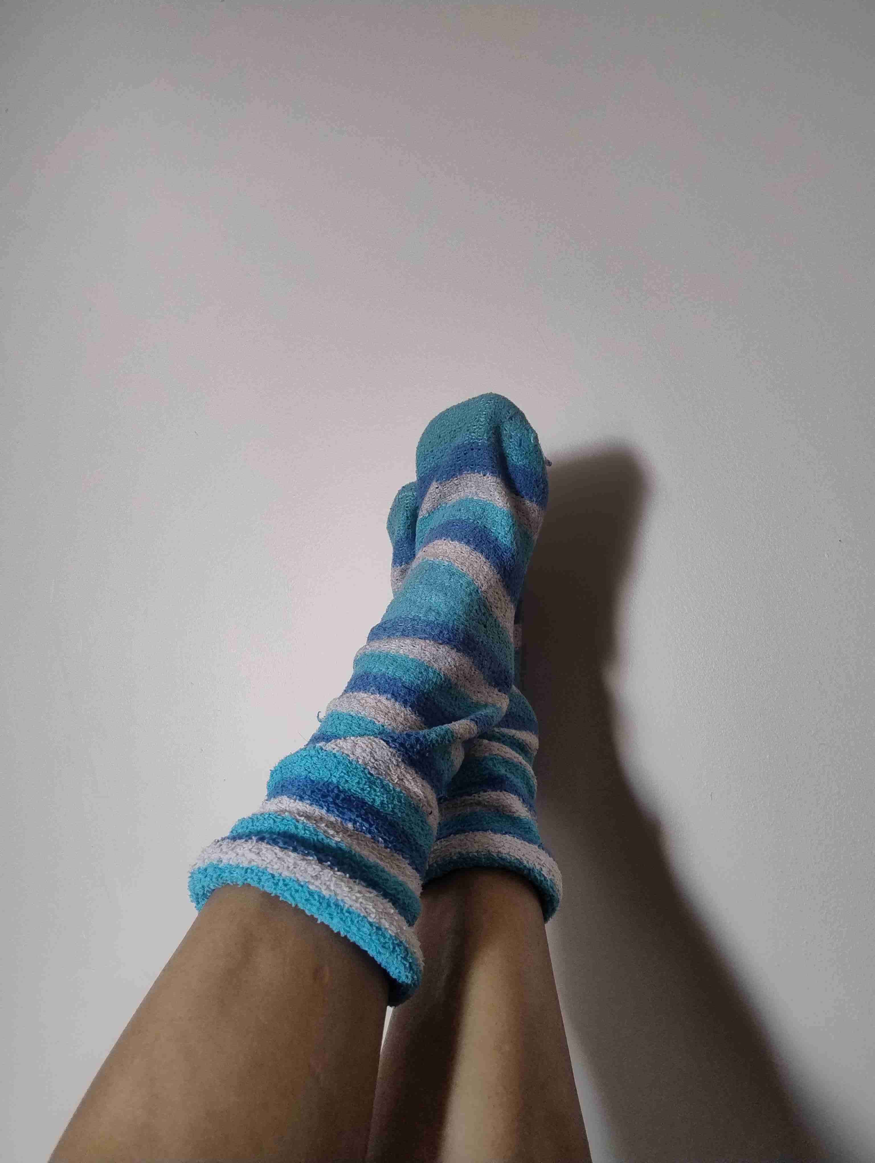 Calcetines rayados color azul usados