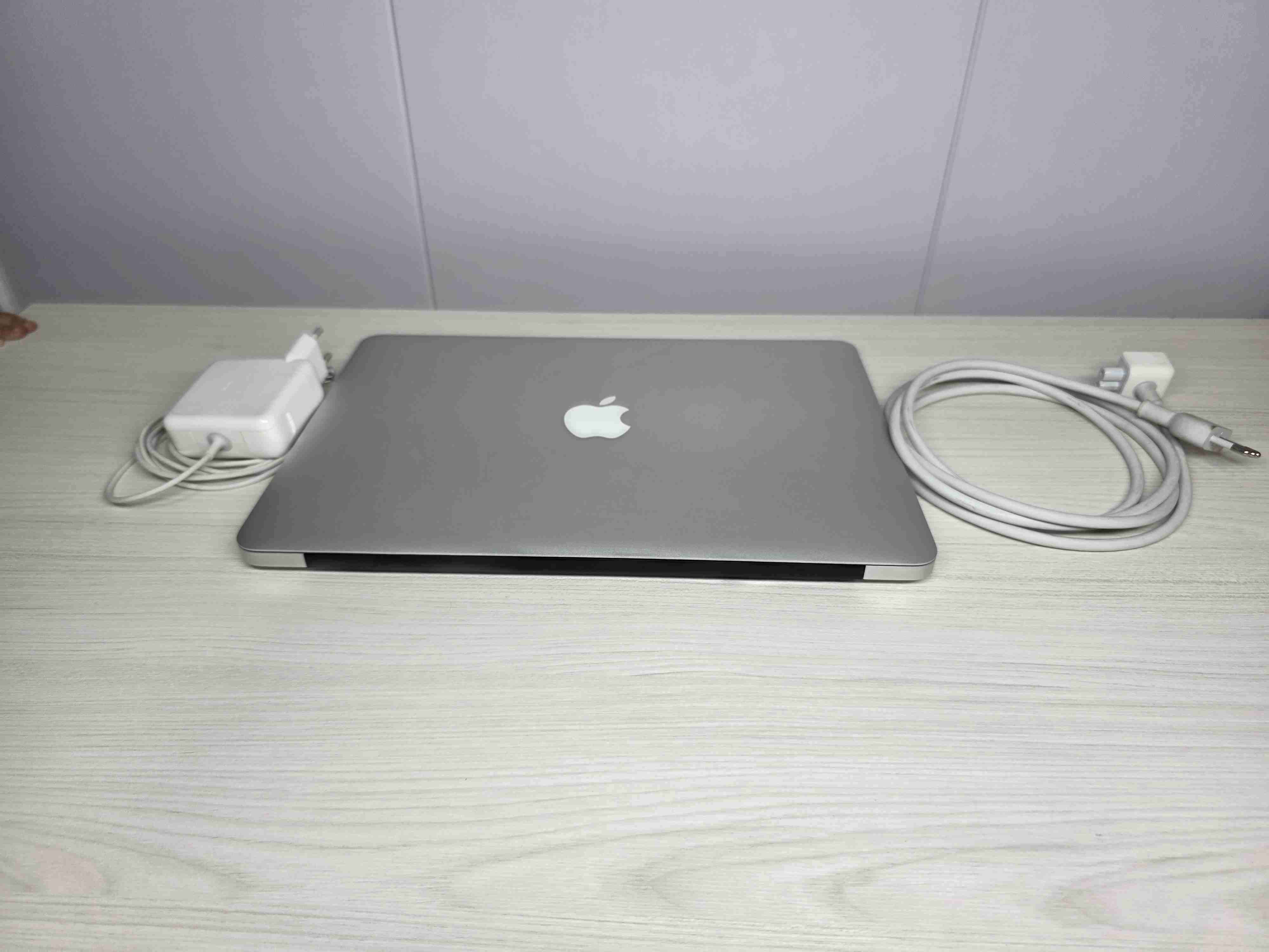 Notebook plateado MacBook Air - miniatura 6