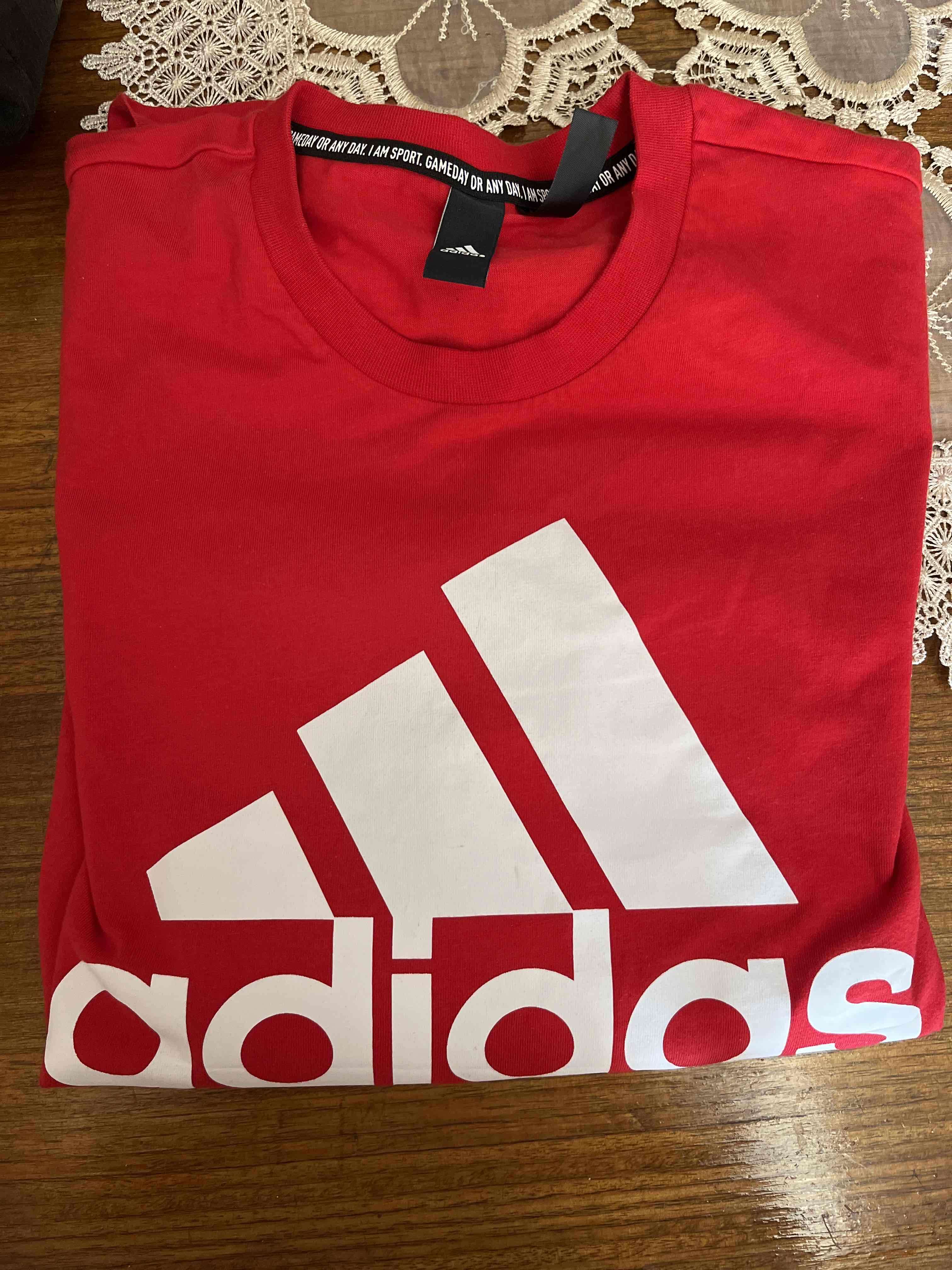 Polera roja Adidas con logo - miniatura 1