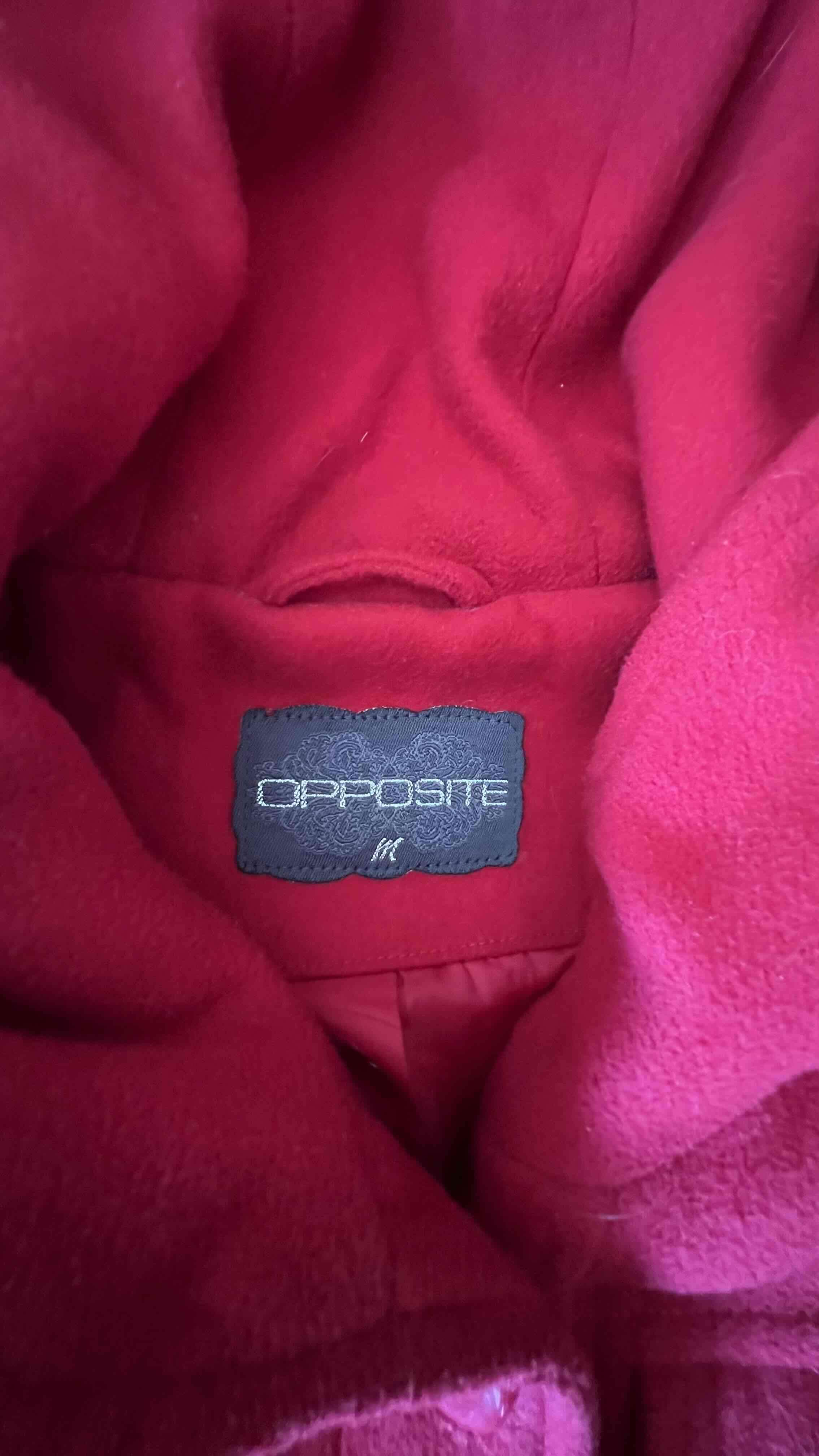 Abrigo rojo con capucha - miniatura 2