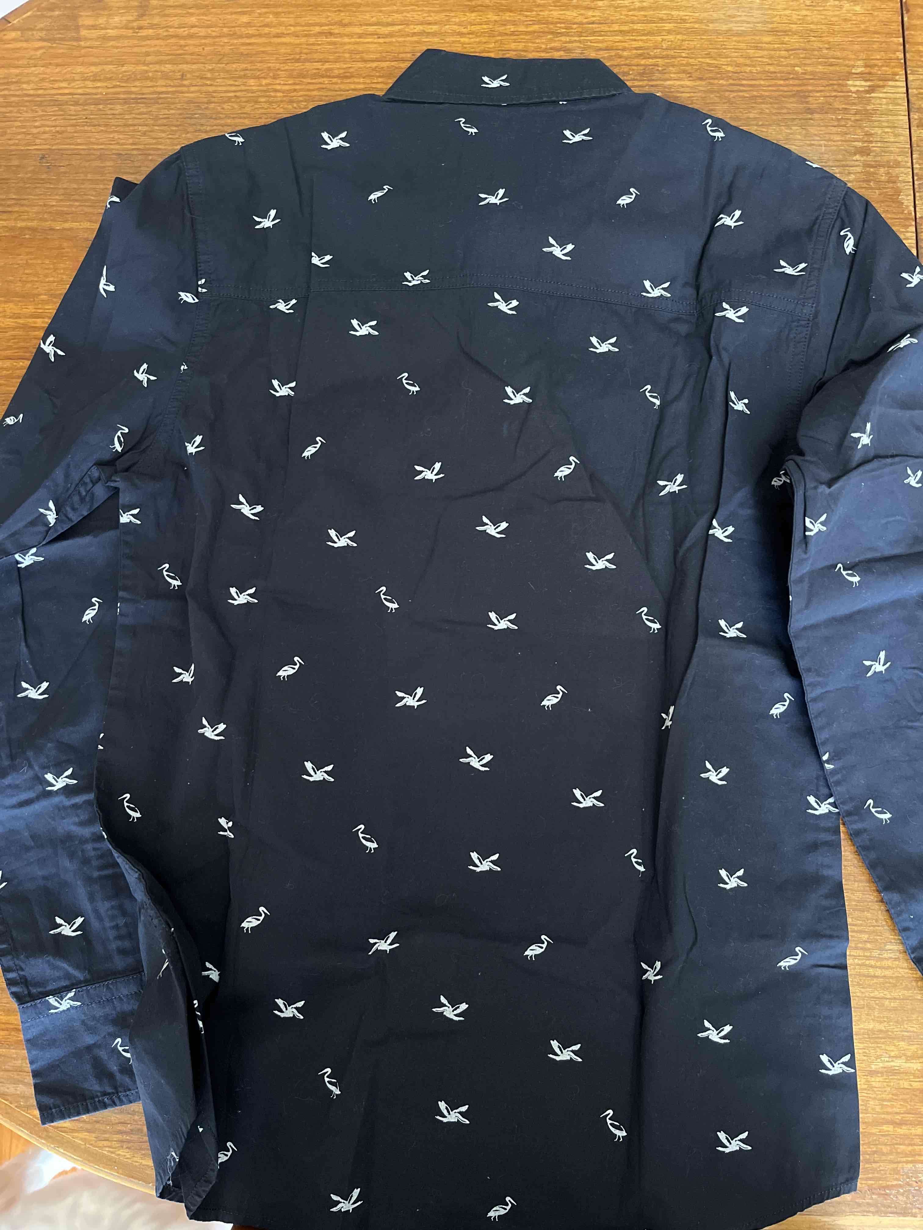 Camisa azul oscuro con estampado de aves - miniatura 4