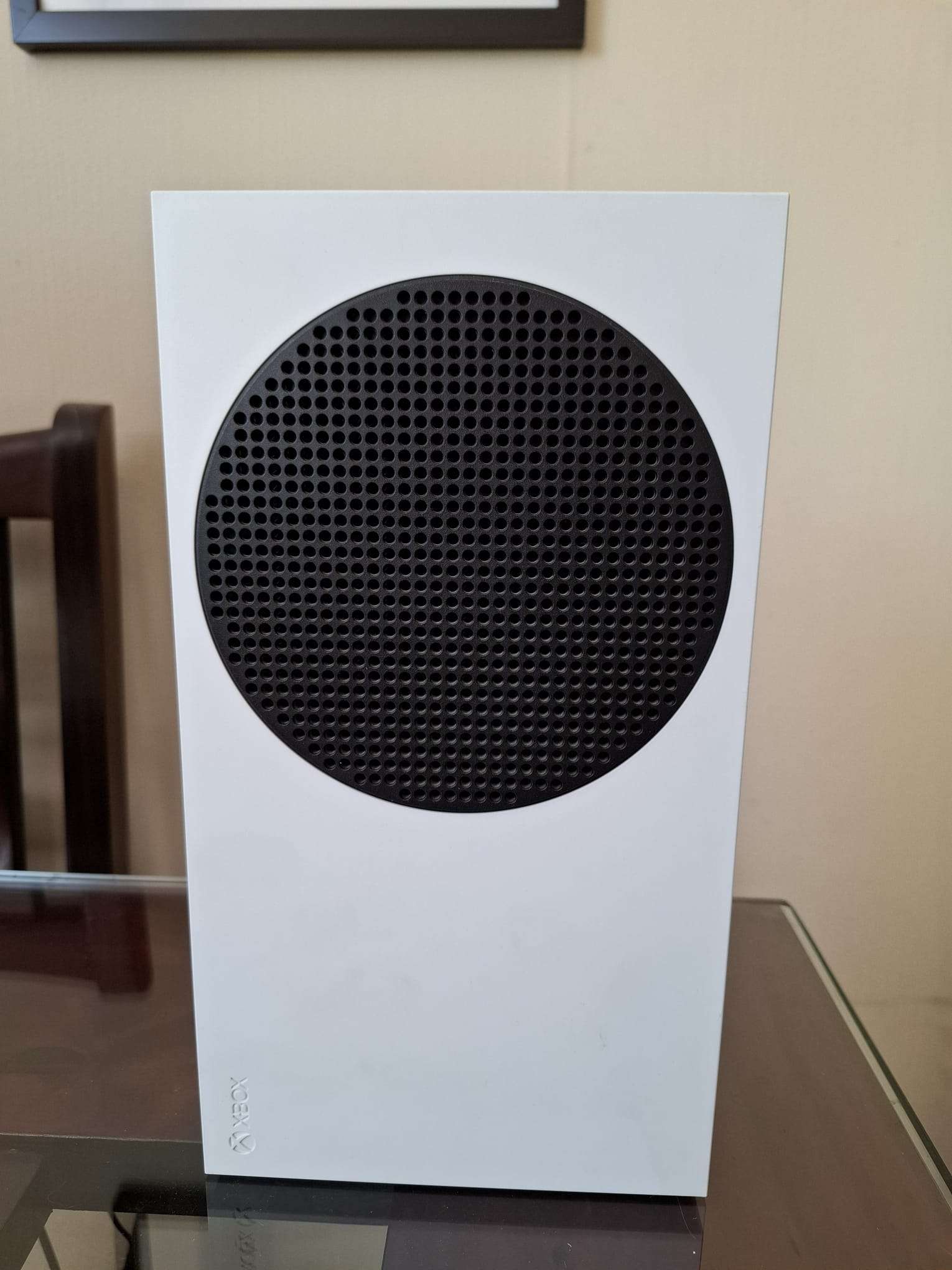 Consola de videojuego blanca - miniatura 1