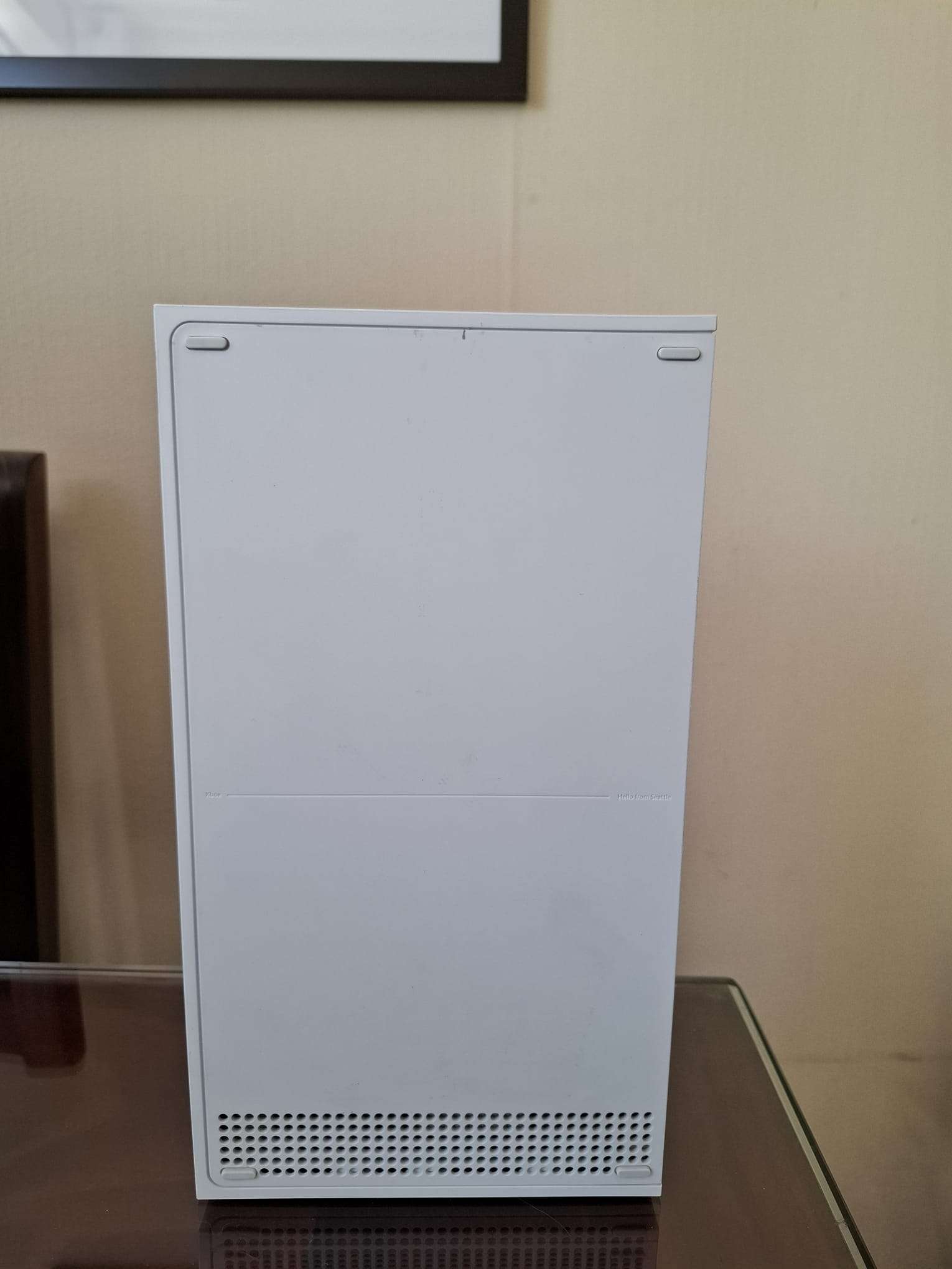 Consola de videojuego blanca - miniatura 3