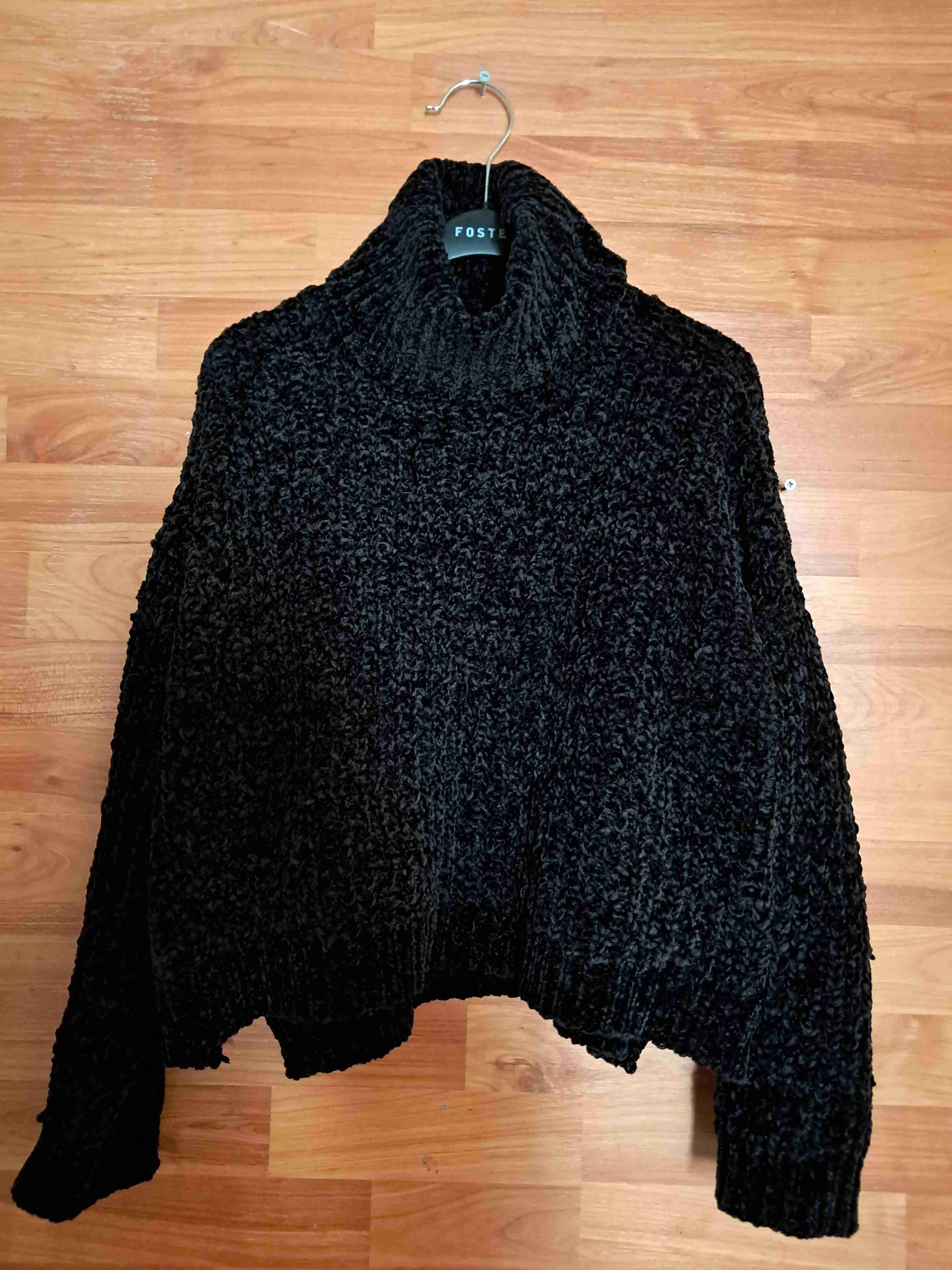 Suéter de lana cuello alto negro - miniatura 1