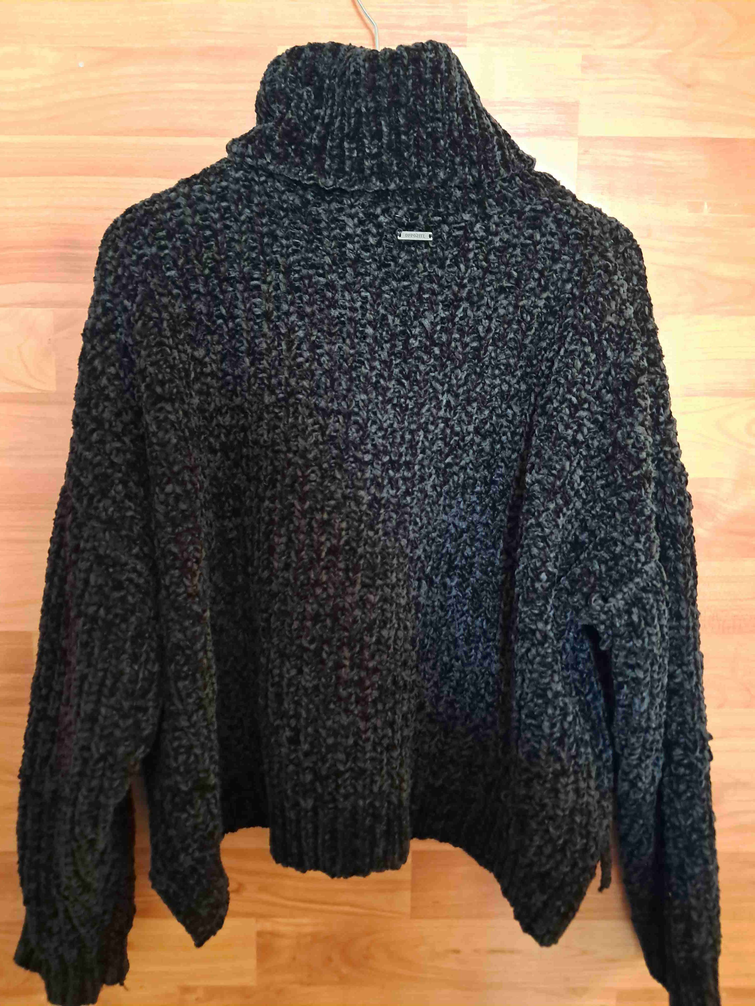 Suéter de lana cuello alto negro - miniatura 2