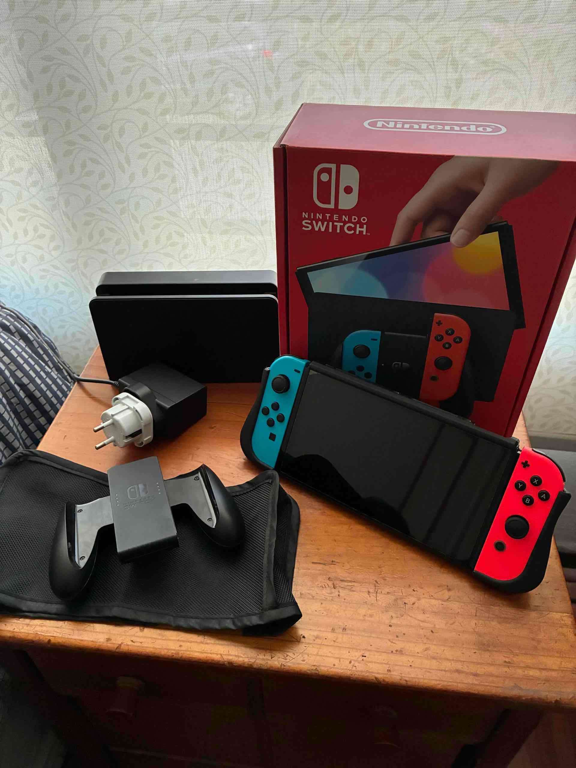 Consola Nintendo Switch OLED con accesorios - miniatura 1