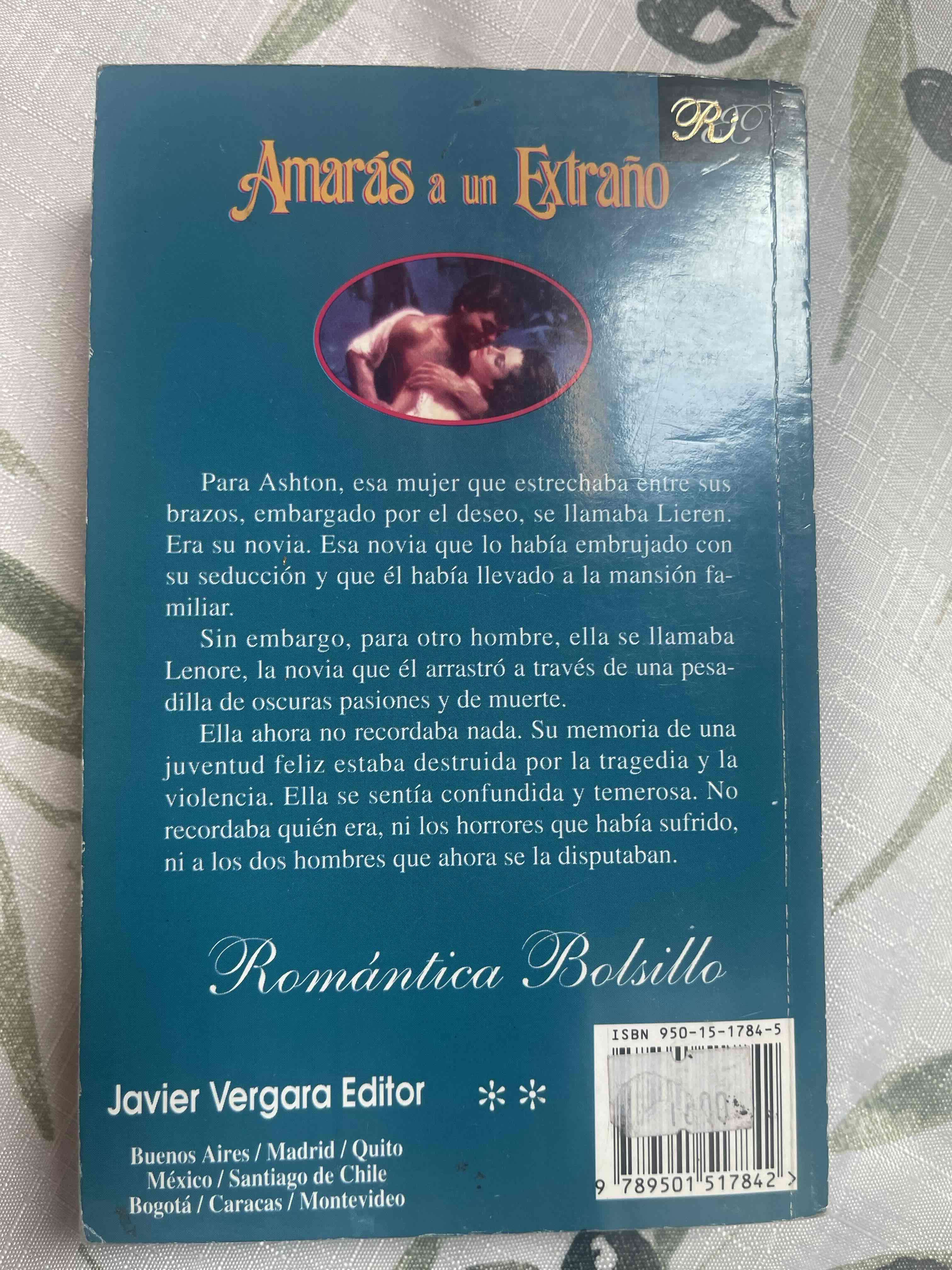 Libro Amarás a un Extraño - miniatura 2