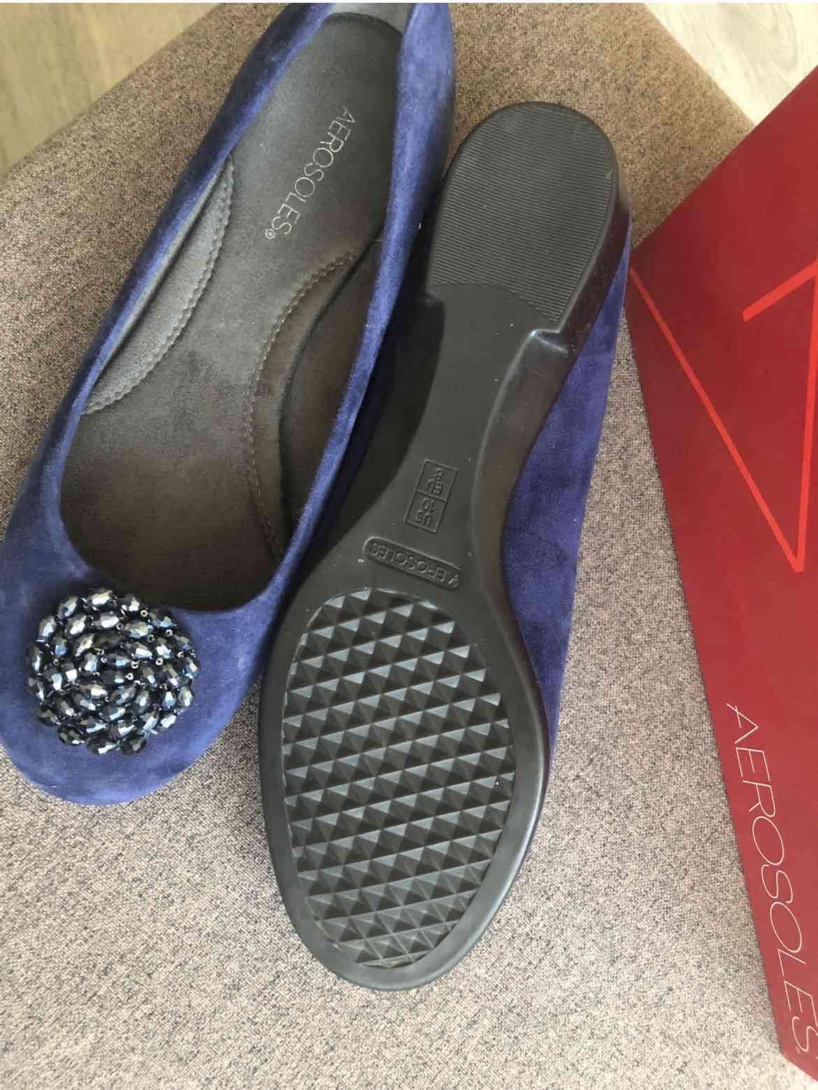 Zapatos planos azules con adornos - miniatura 2