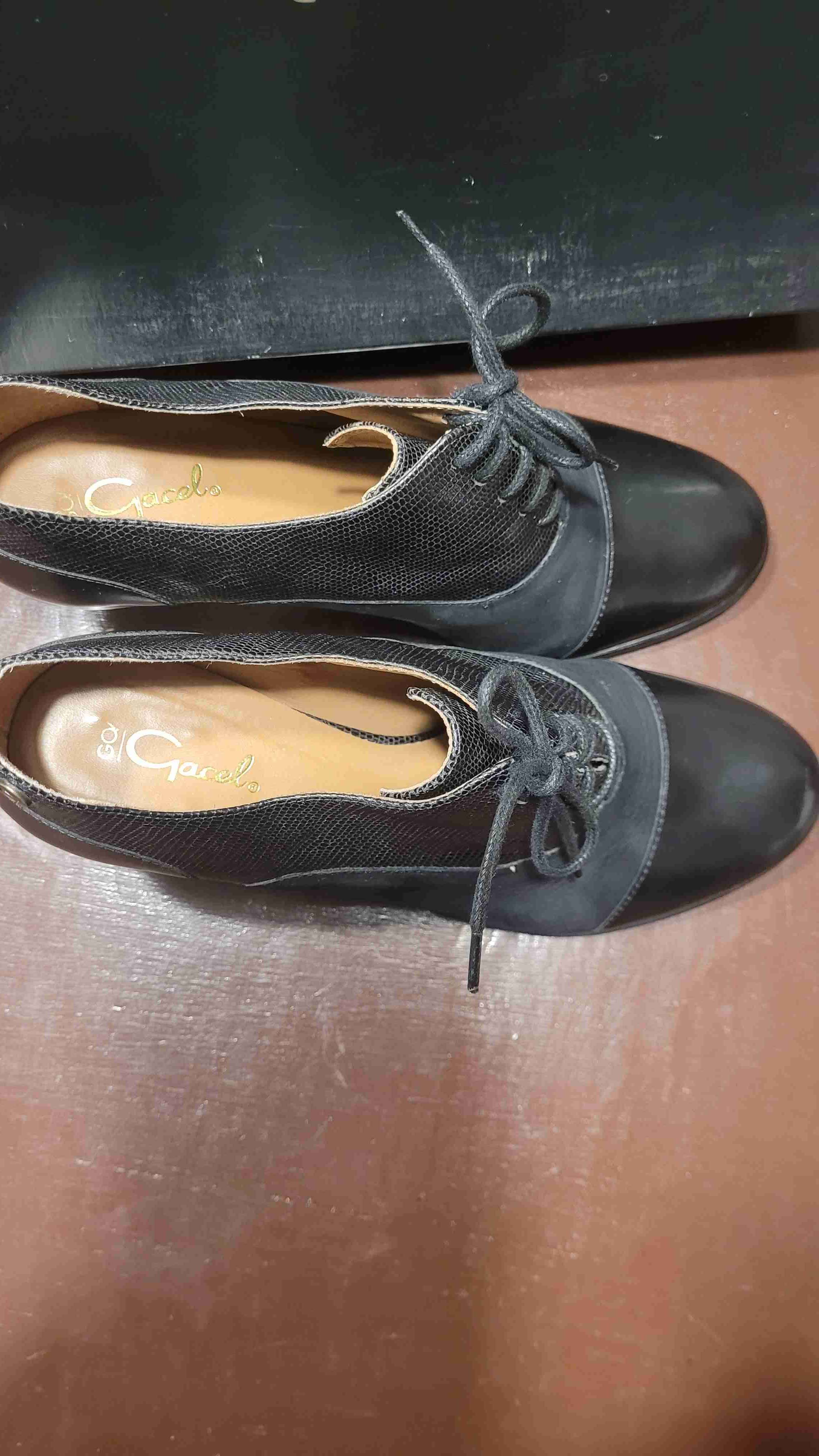 Zapatos negros con taco alto - miniatura 3