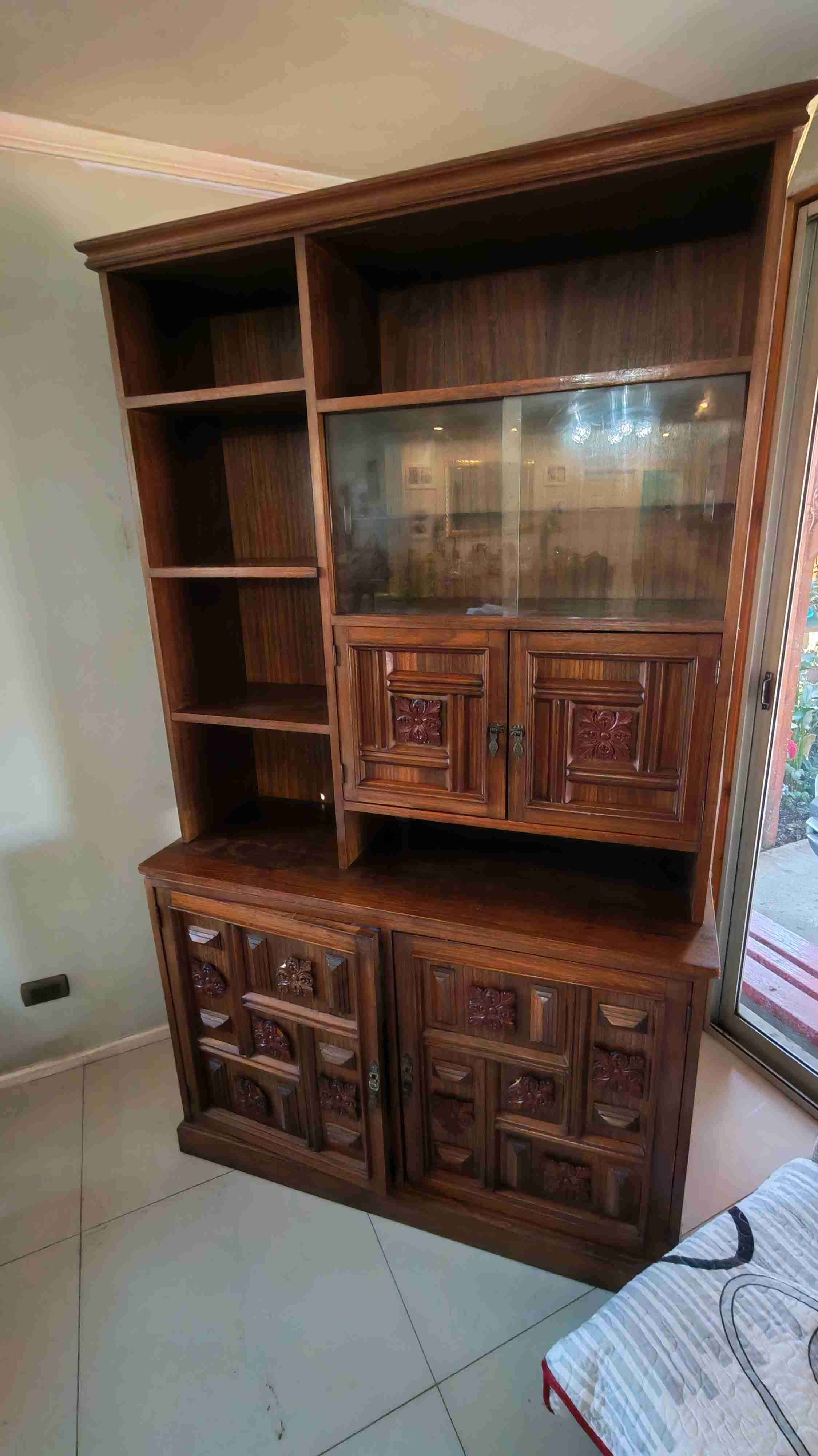 Vitrina de madera vintage - miniatura 1