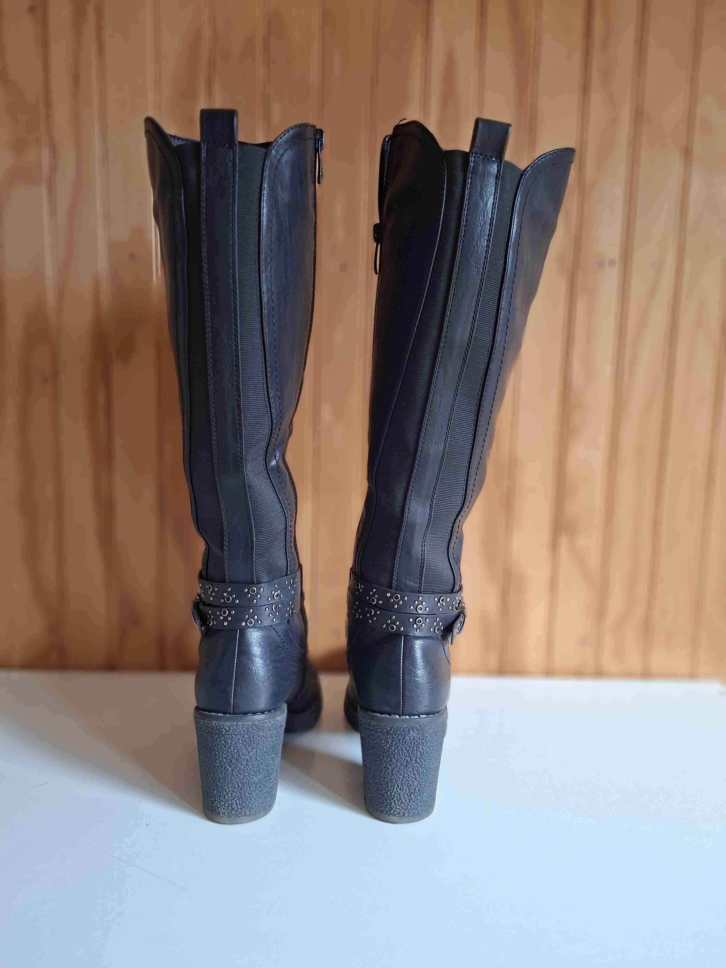 Botas negras con tacón alto - miniatura 2