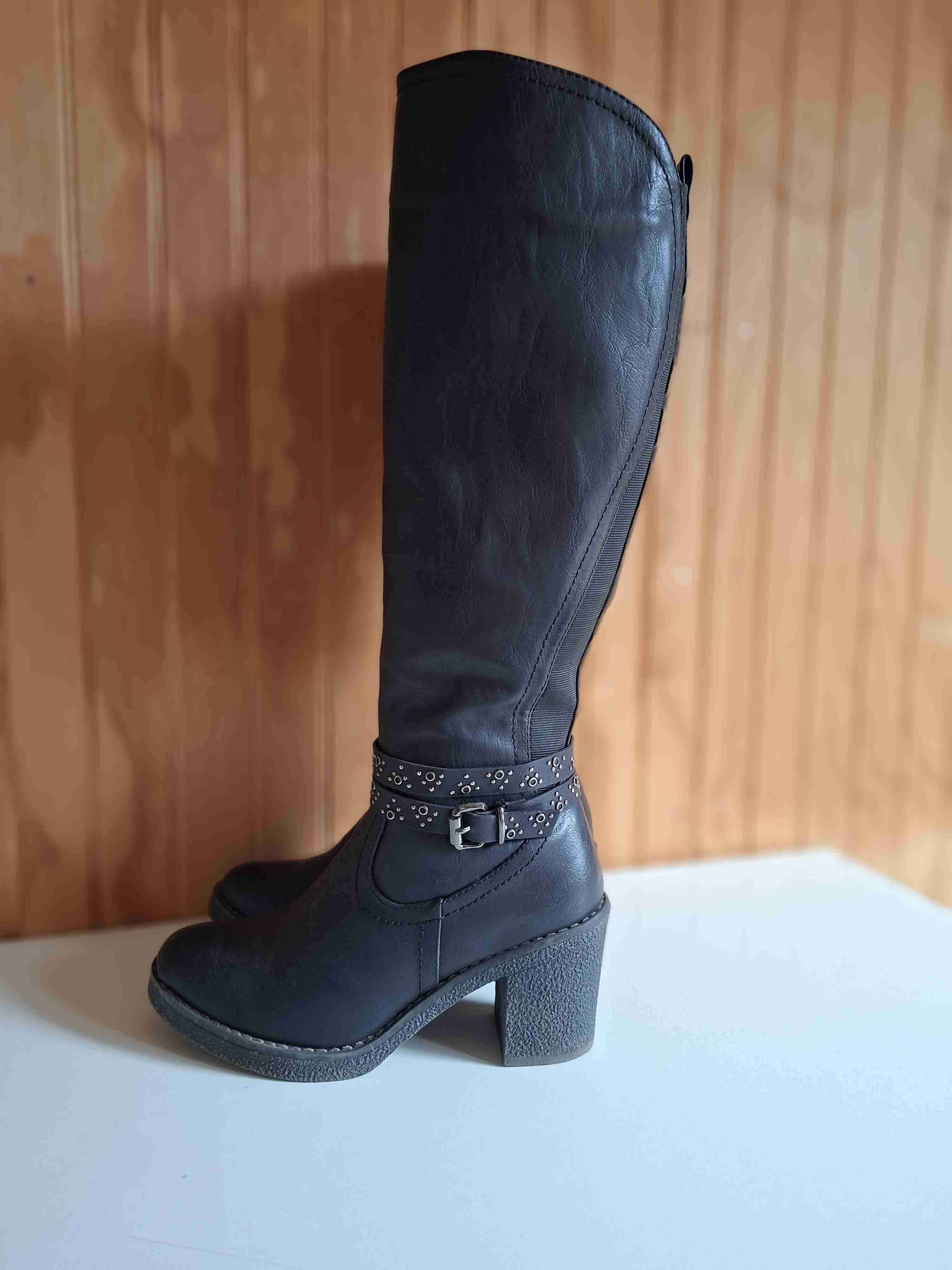 Botas negras con tacón alto - miniatura 3