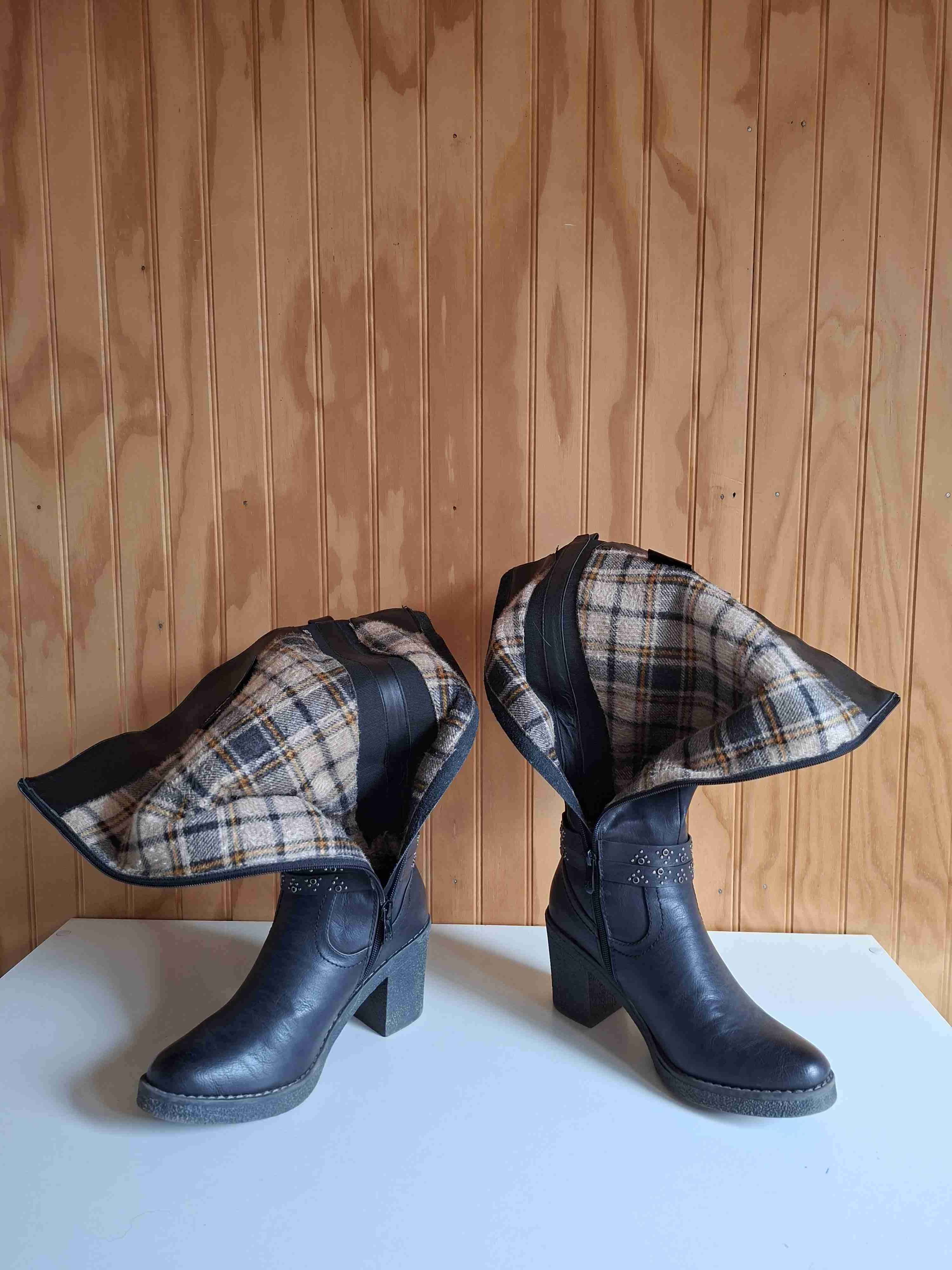 Botas negras con tacón alto - miniatura 6