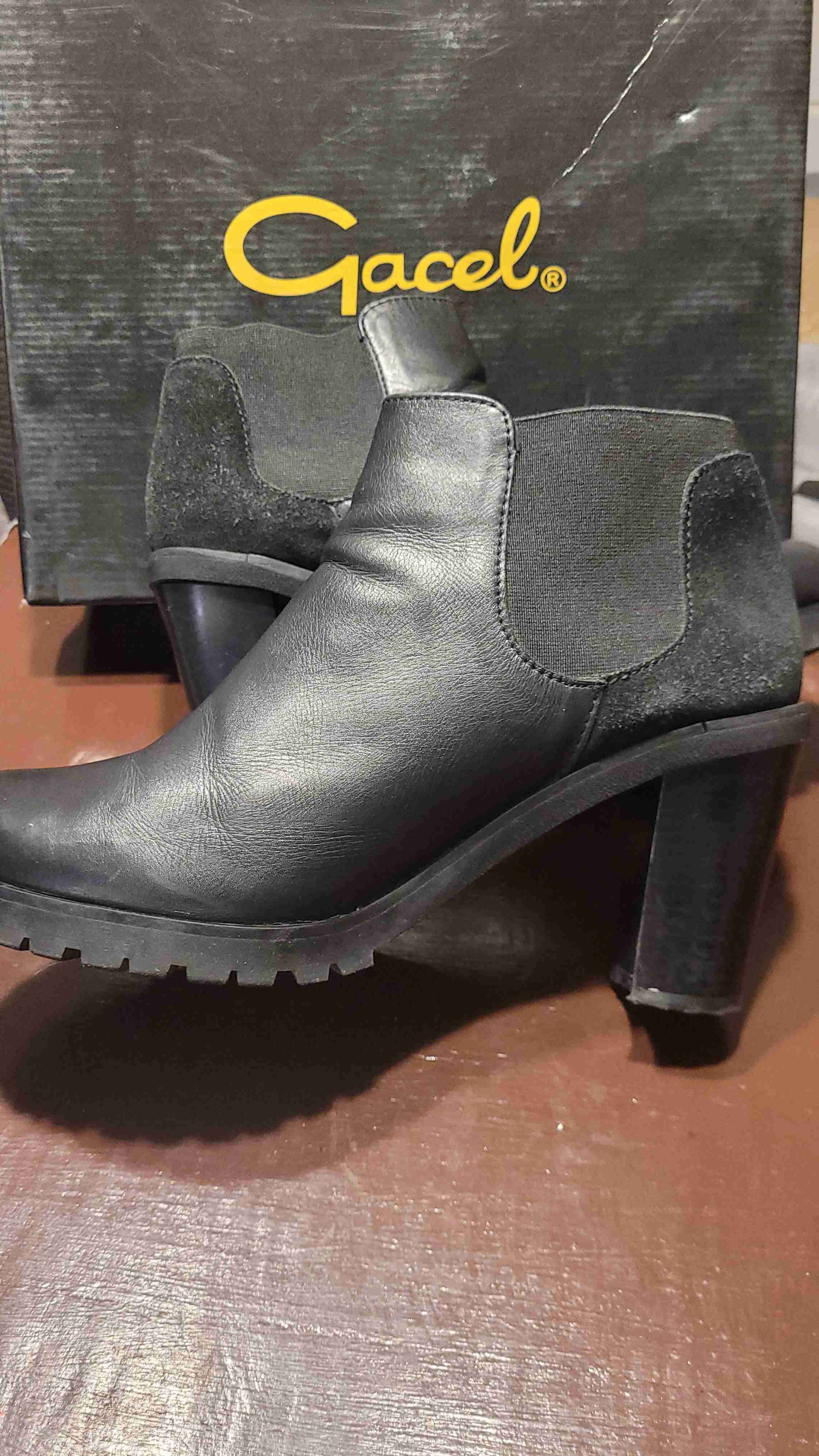 Botines negros con tacón - miniatura 3