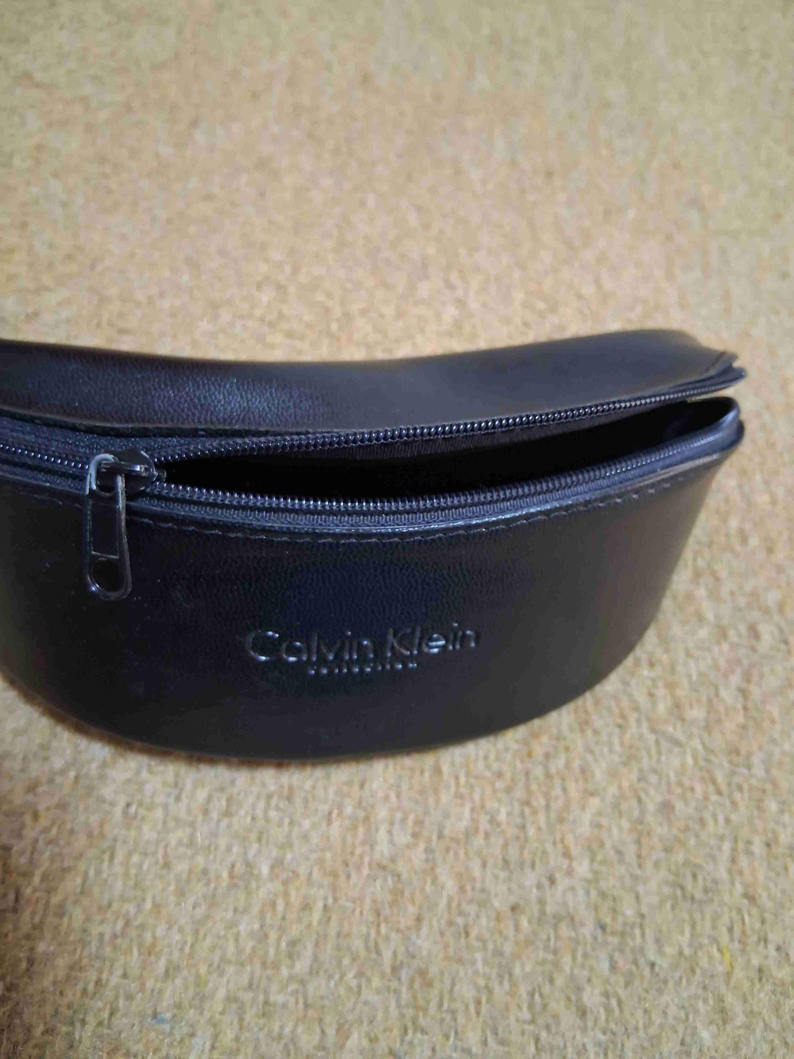 Estuche original lentes Calvin Klein negro - miniatura 3