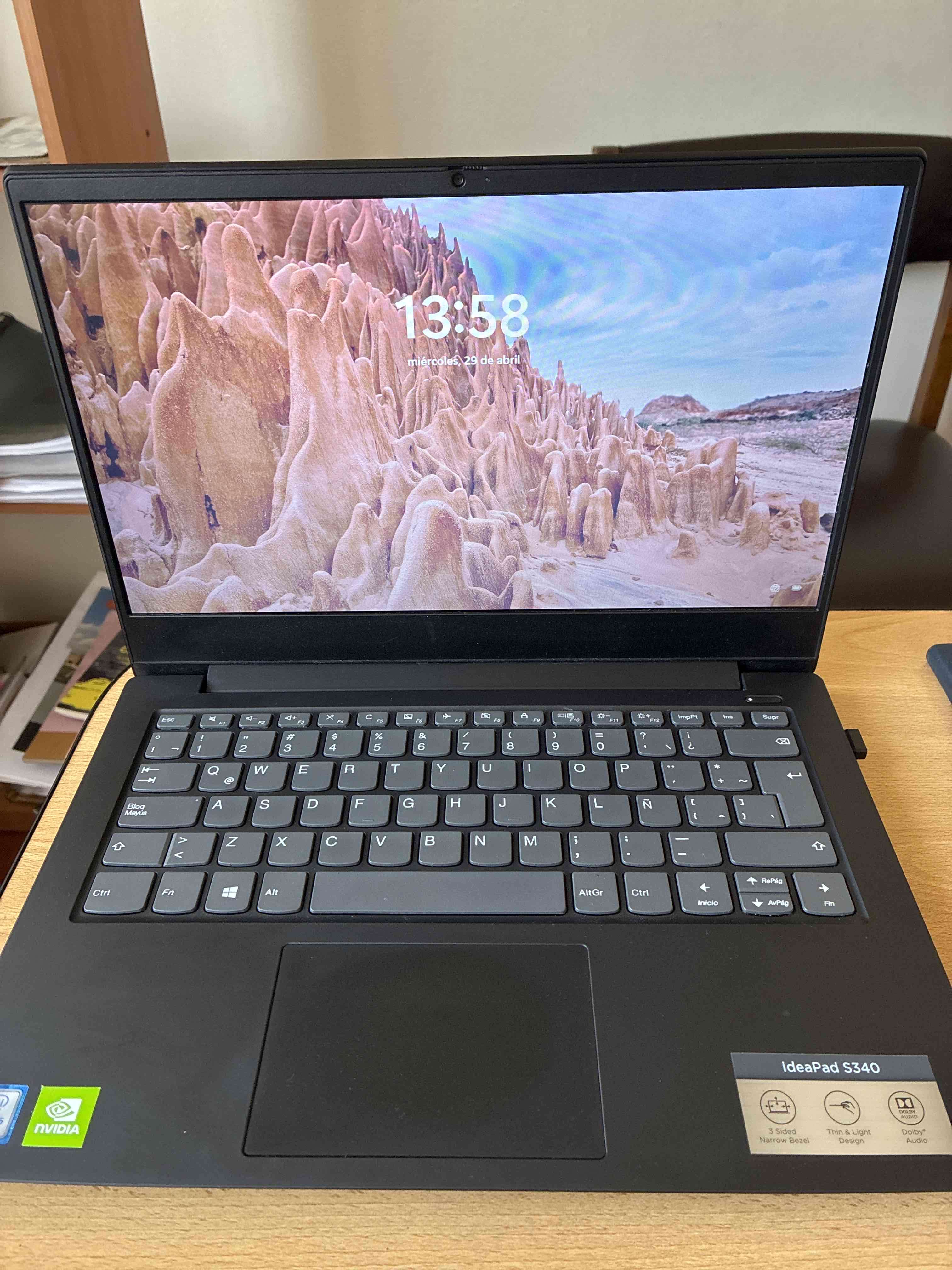 Laptop Lenovo S340 i5 8th gen con cargador - miniatura 4