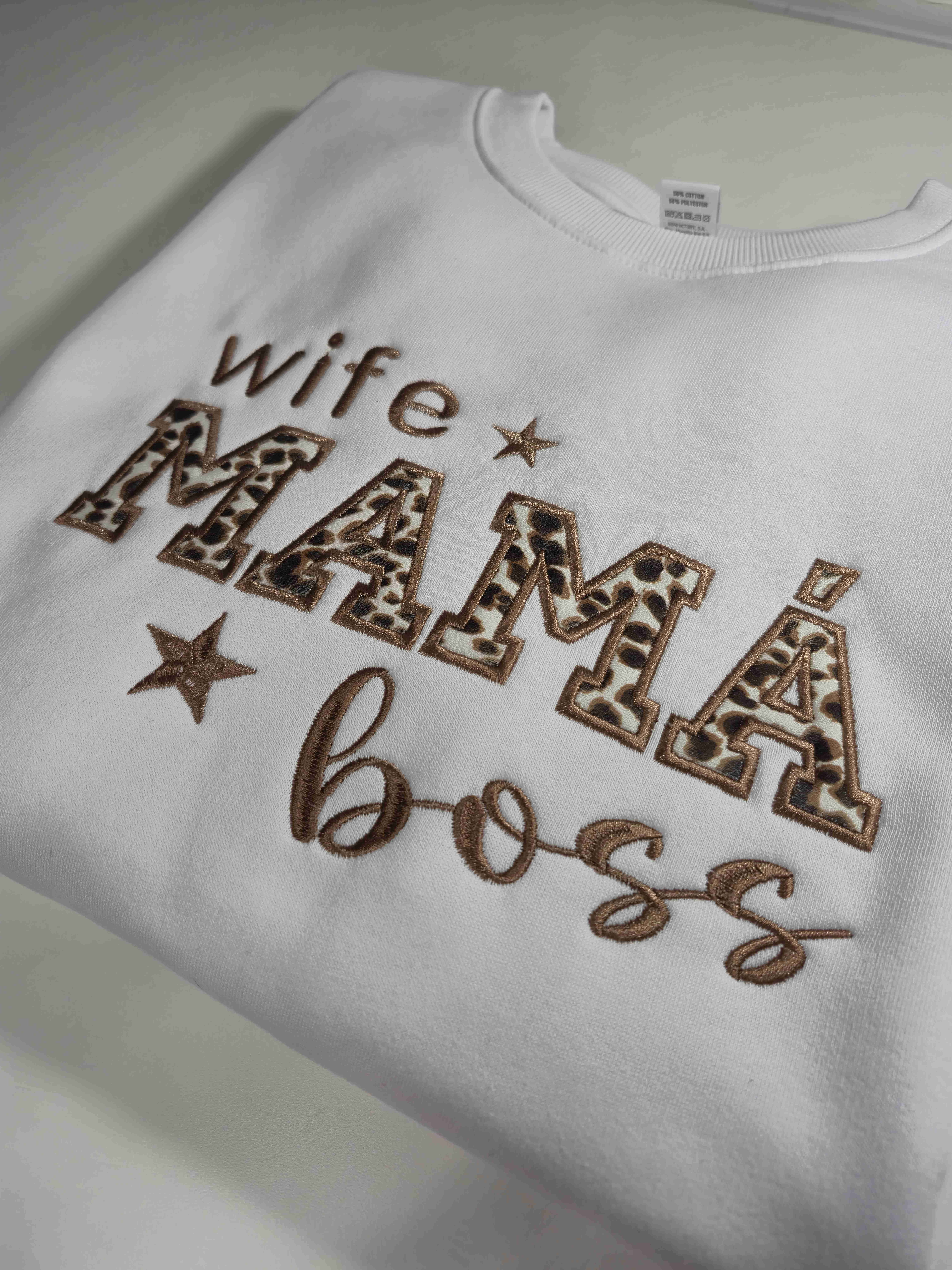 Polerón bordado personalizado blanco 'MAMÁ Boss' - miniatura 2