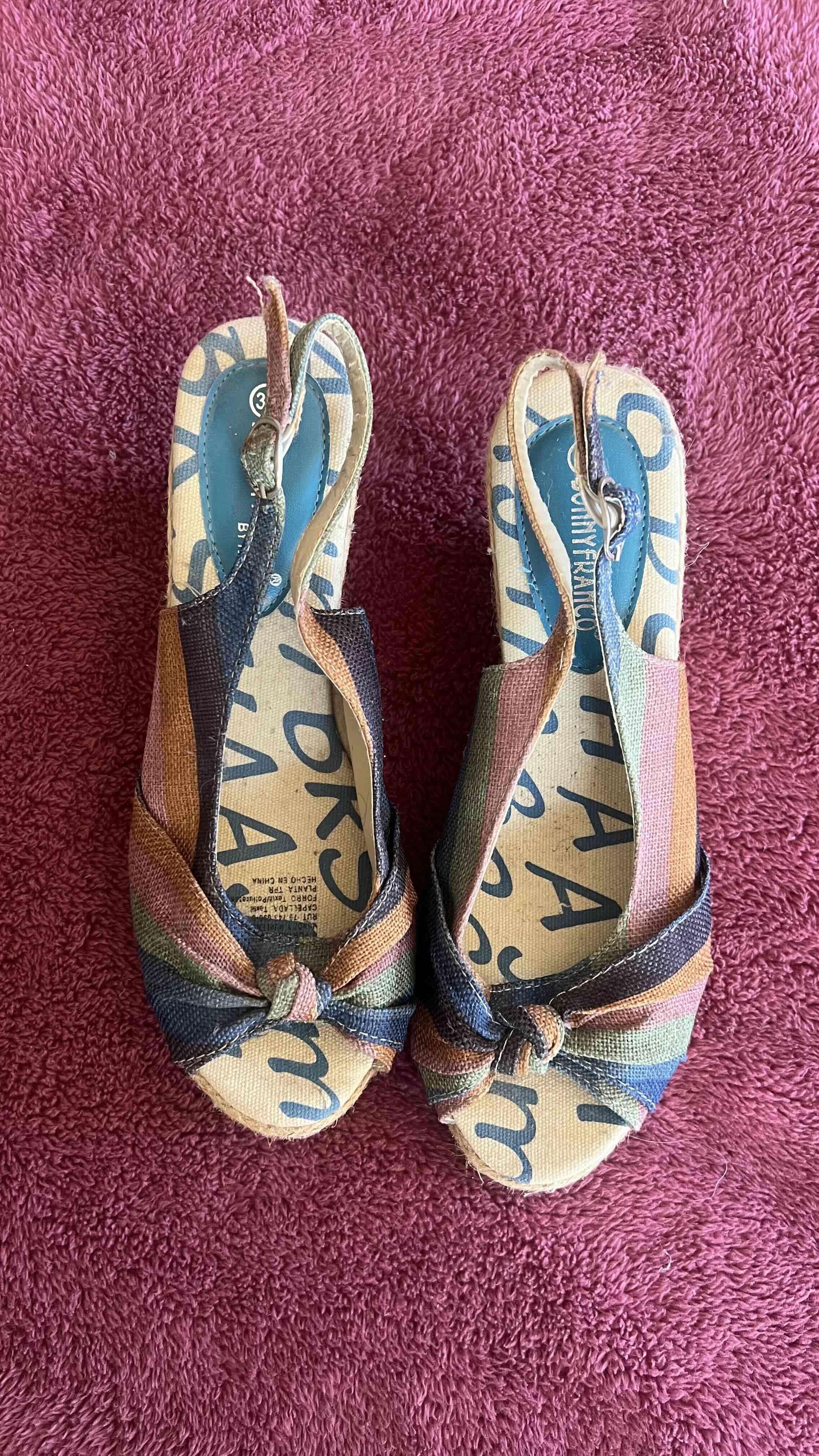 Sandalias multicolor de tacón medio - miniatura 4