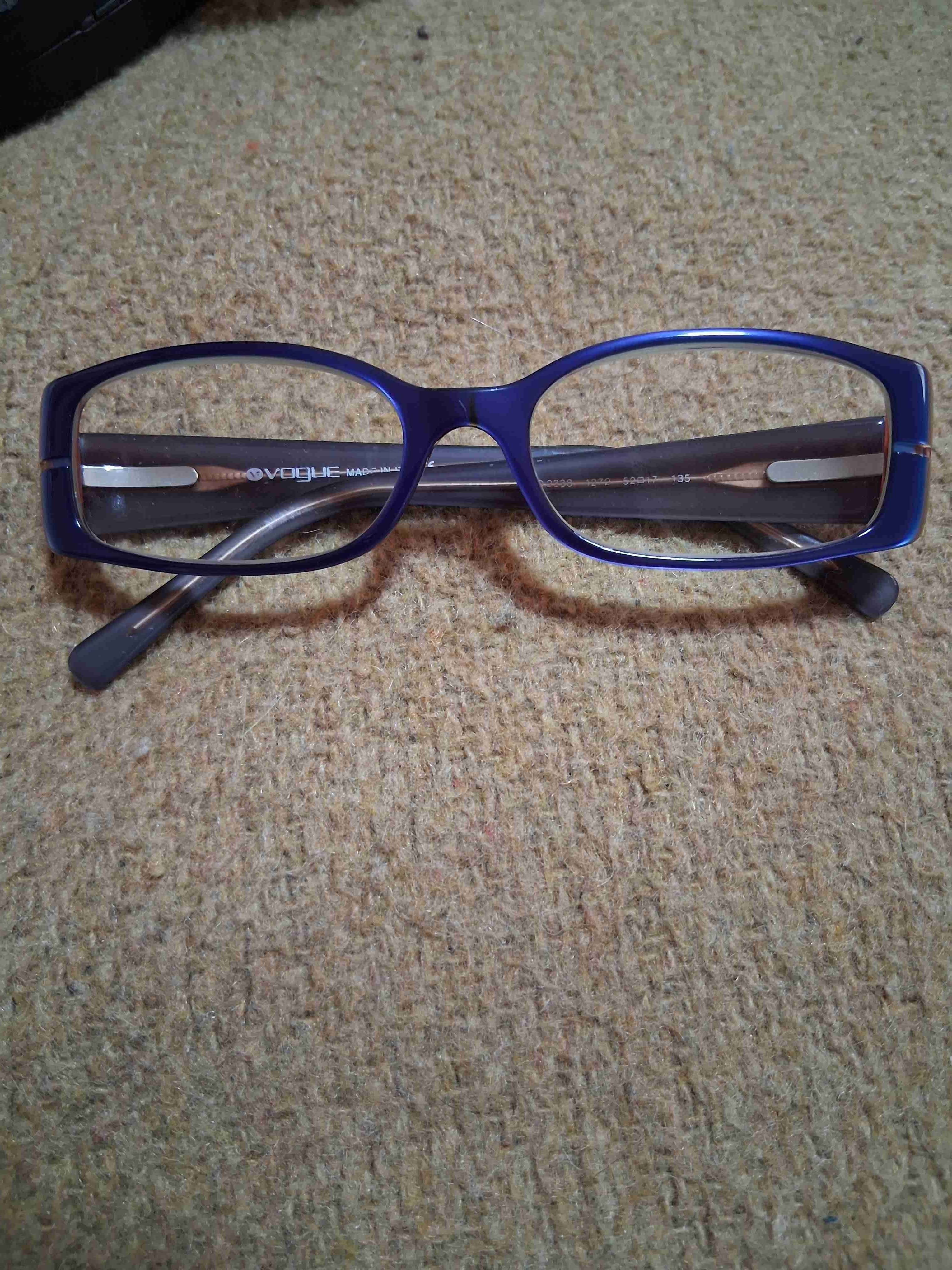 Gafas de lectura azul oscuro marca Vogue nuevos